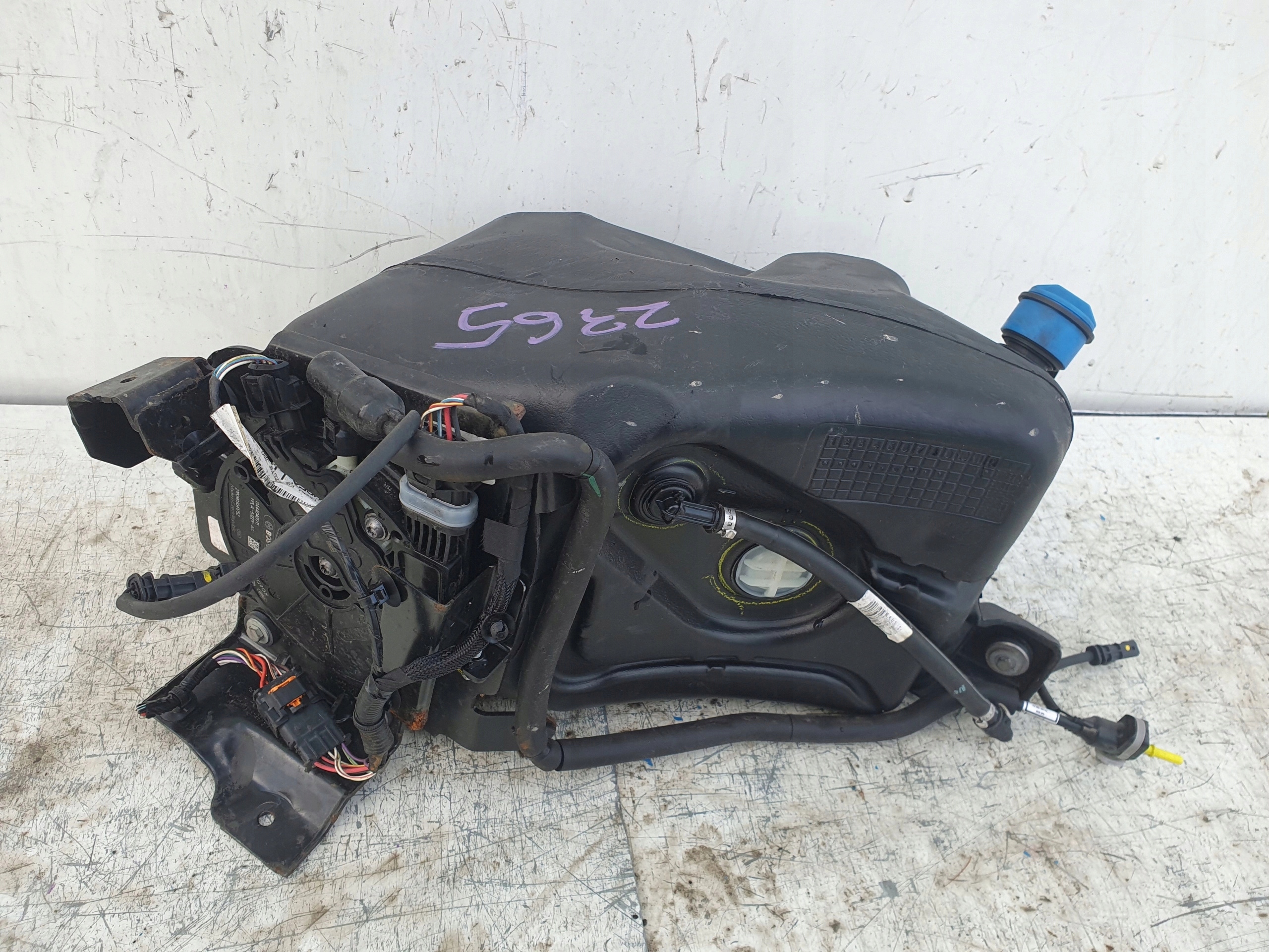 JAGUAR F PACE NADOBKA ADBLUE HK83-5J228-A