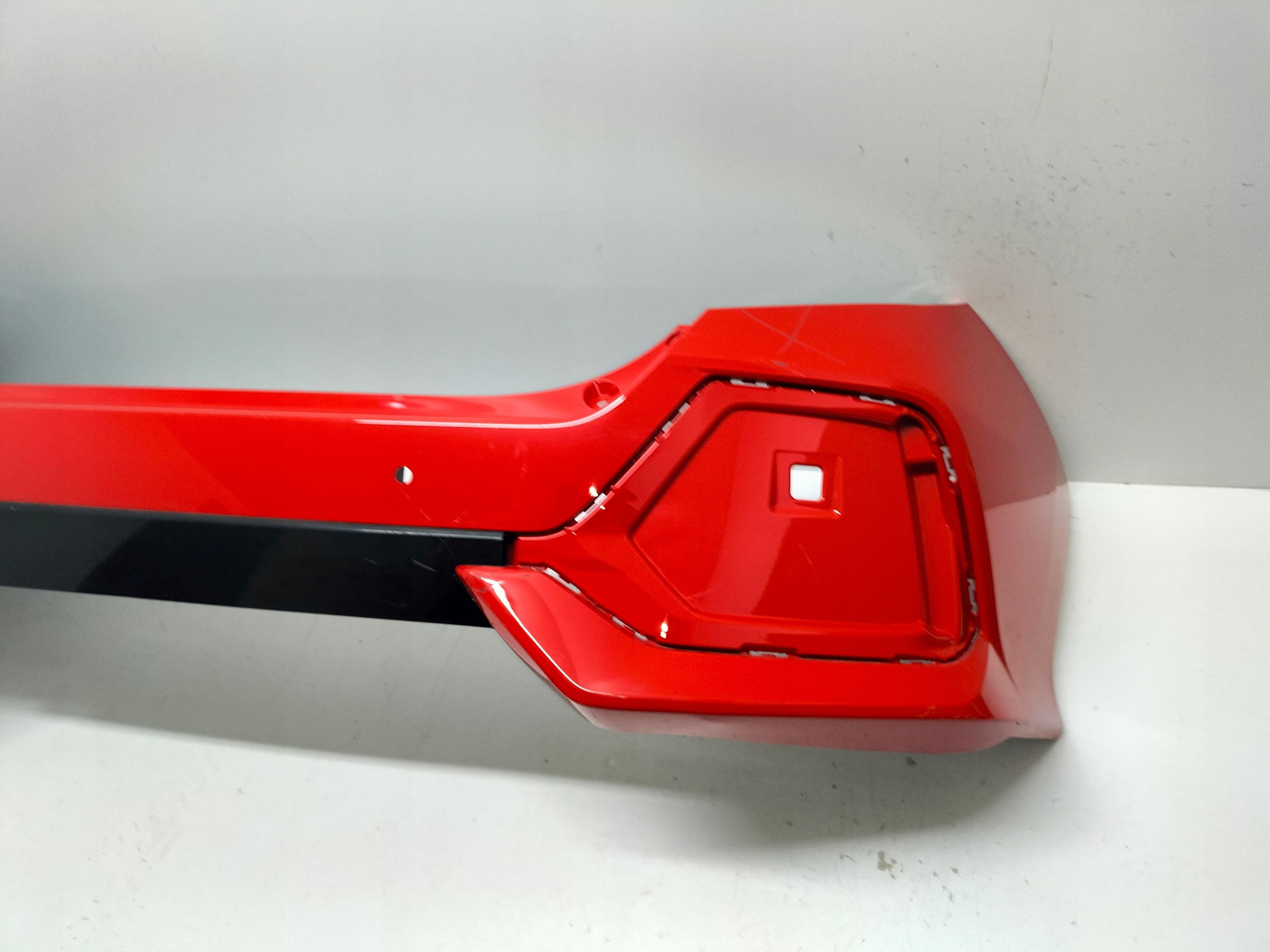 ZADNÝ NÁRAZNÍK HONDA CIVIC X 16- HB