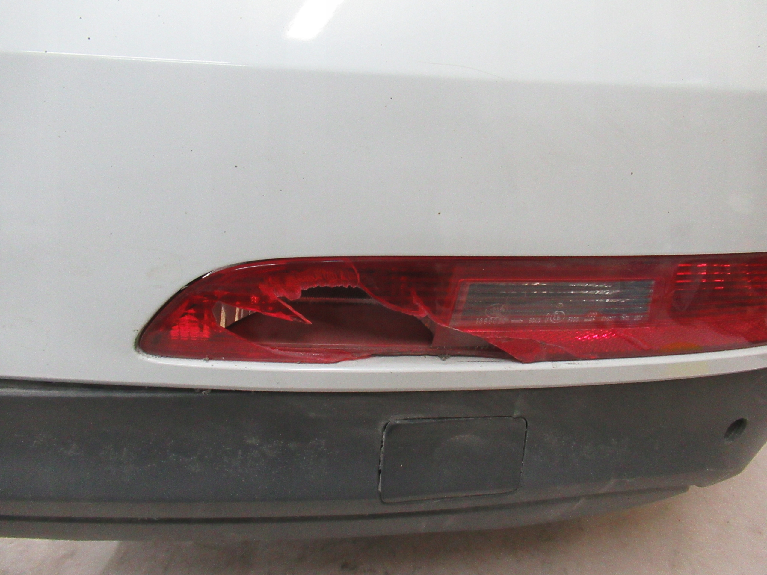 ZADNÝ NÁRAZNÍK AUDI Q3 8U0807521