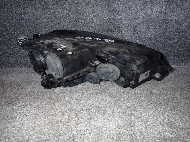 VW GOLF VII 12-17 LAVE PREDNE SVETLO