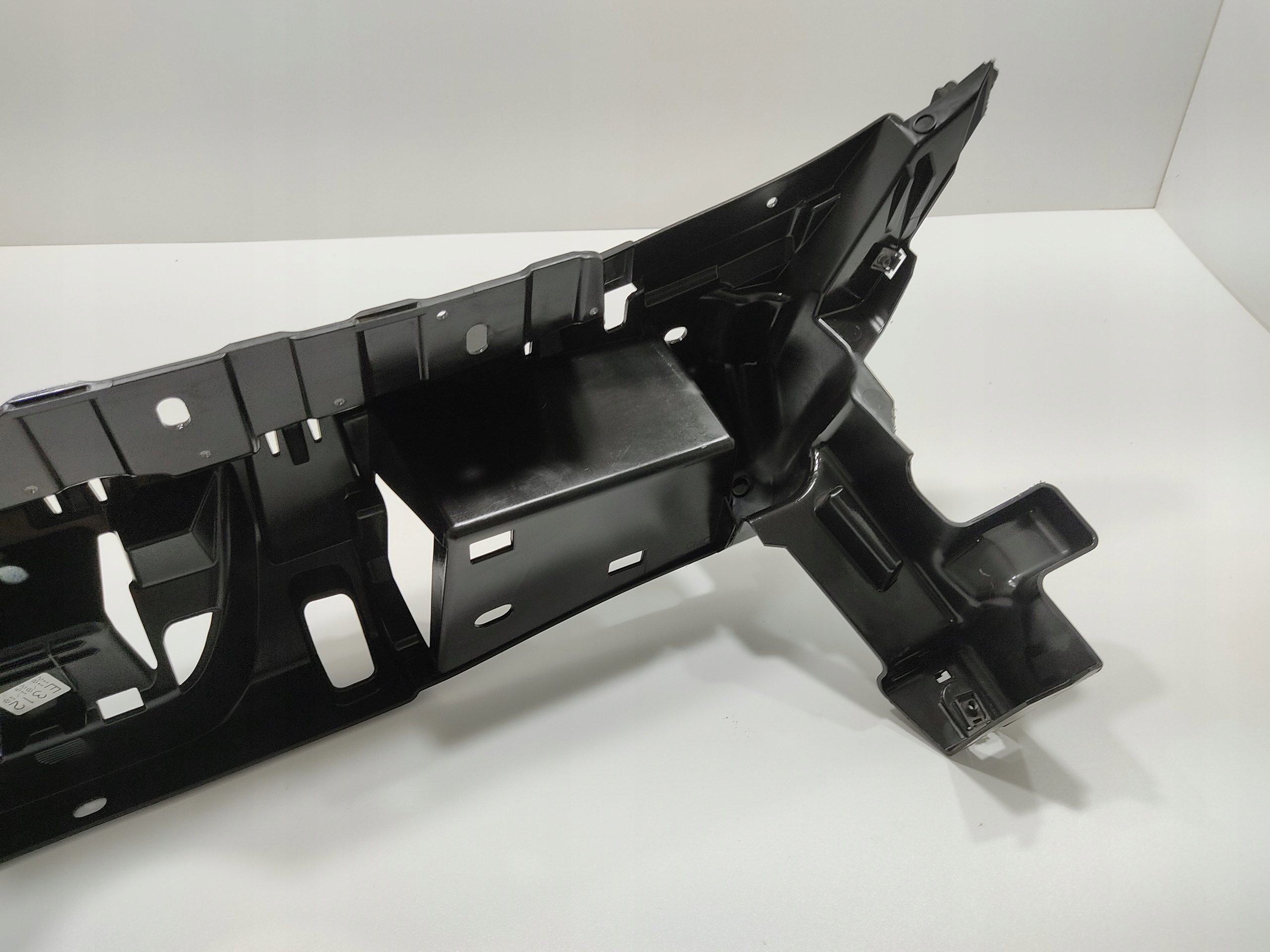 VÝSTUHA CZOŁOWE NÁRAZNÍKA PREDNA POD NÁRAZNÍK PEUGEOT 3008 I 9685142780