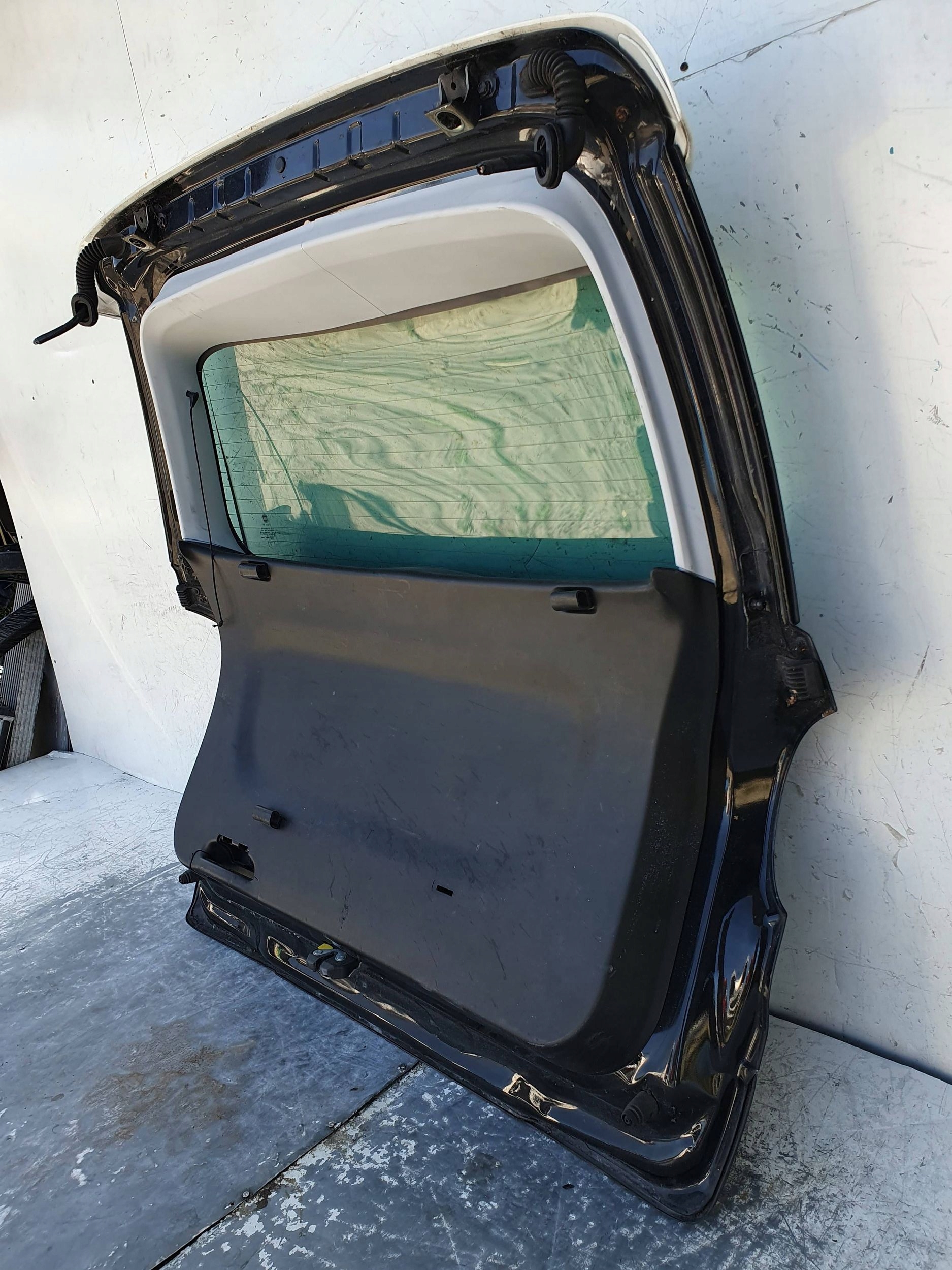 Fiat 500L ZADNA KAPOTA