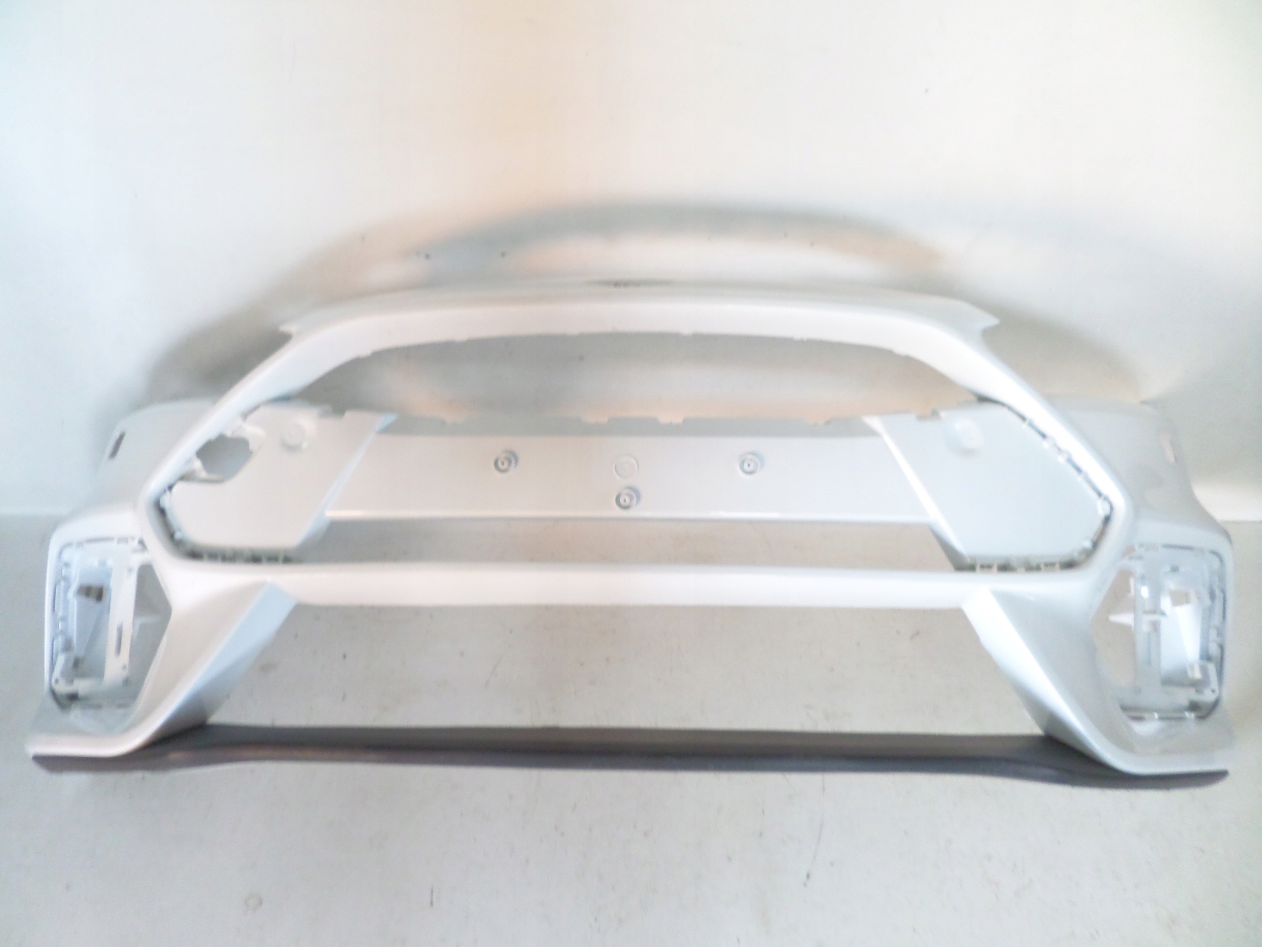 PREDNÝ NÁRAZNÍK FORD FOCUS MK3 LIFT 14-18 RS