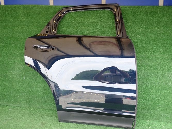 PORSCHE CAYENNE 9Y0 PRAVE ZADNE DVERE