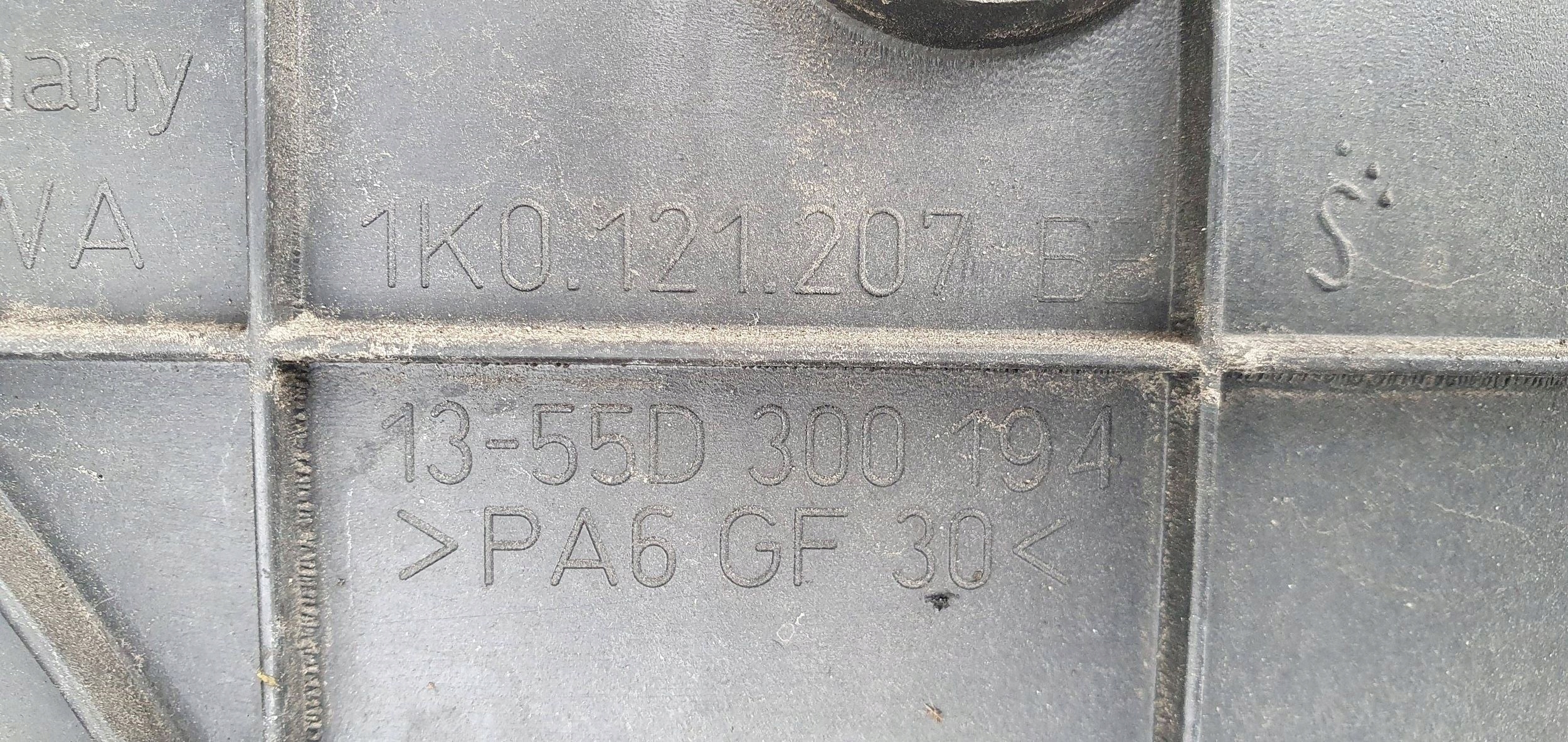 Audi A3 lift 8P 1.6 fsi 08-012 8P0805594C PREDNE CELO