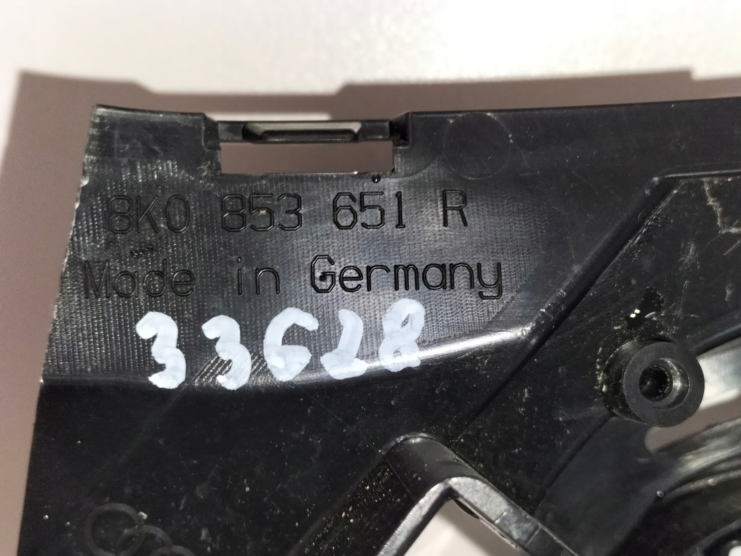 MRIEZKA LISTA AUDI A4 RS4 B8 LIFT 12-15
