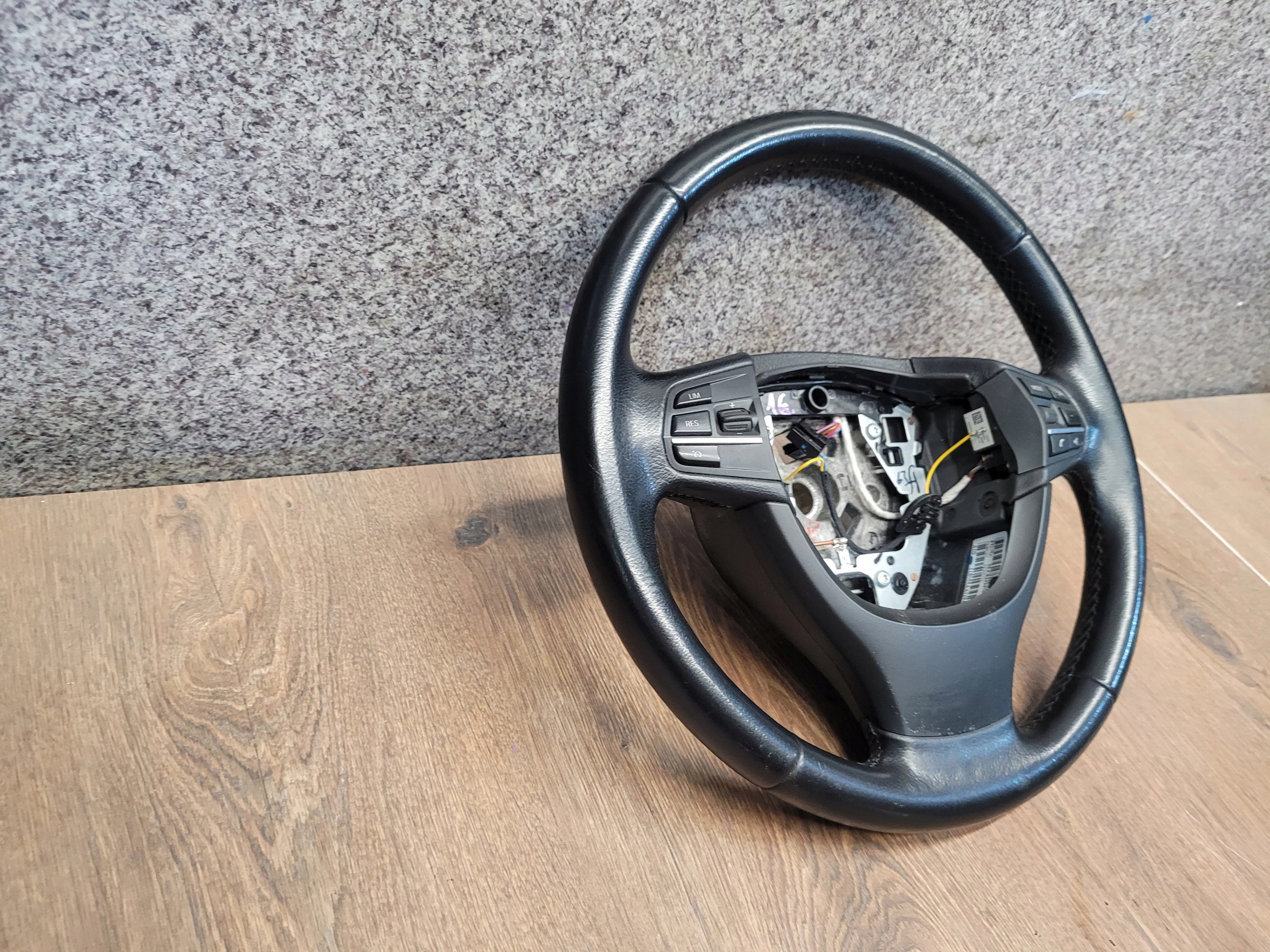 BMW 5 F10 F11 VOLANT MULTIFUNKCIA