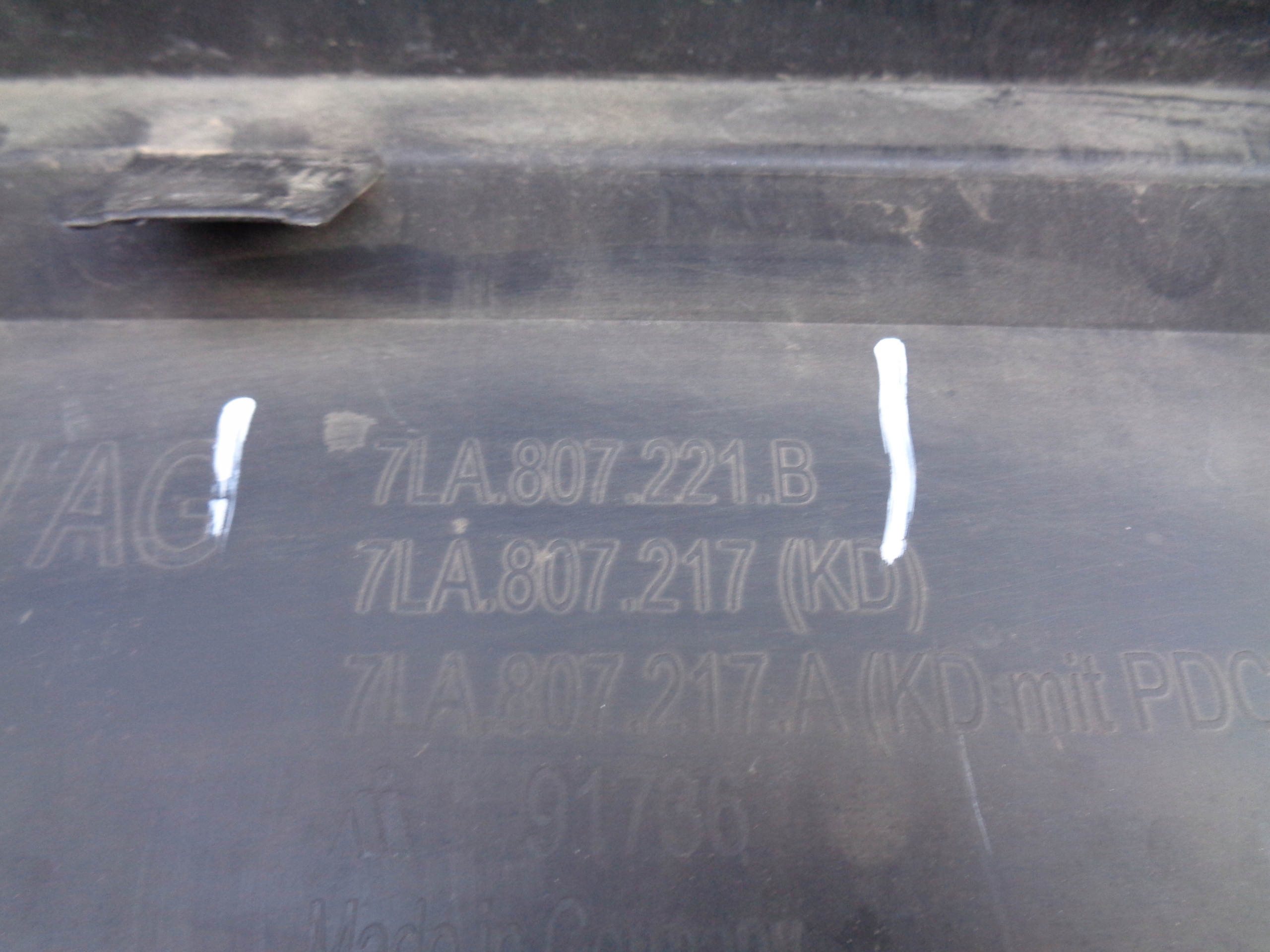 PREDNÝ NÁRAZNÍK VW T6 T6.1 7LA 19- LIFT NR 37093