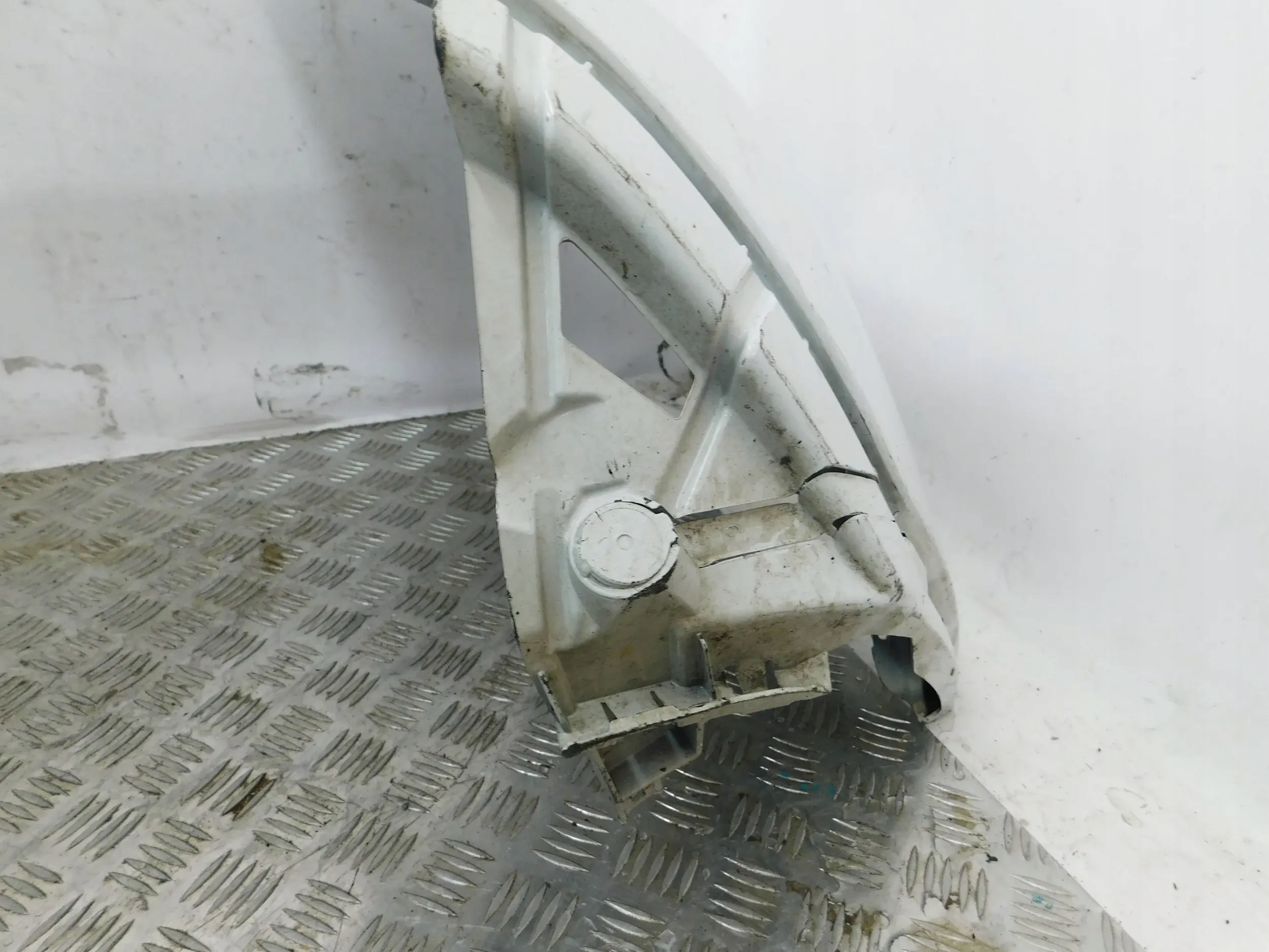 ZADNÝ NÁRAZNÍK VW TOURAN III 15-