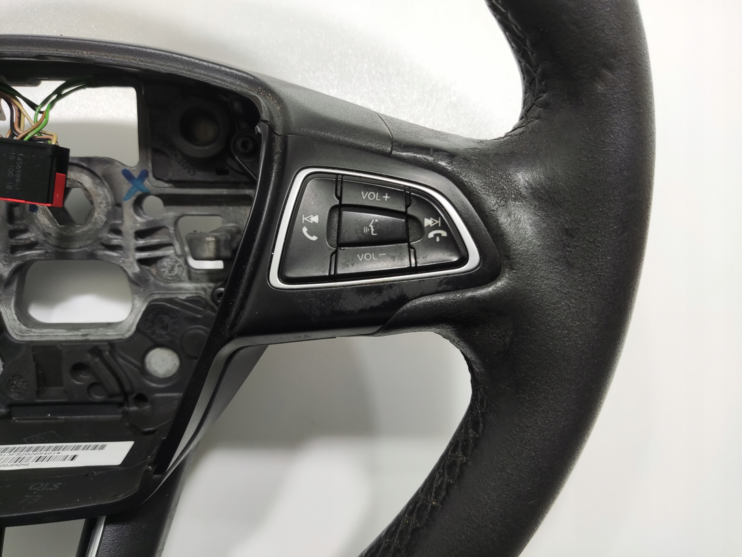 MULTIFUNKČNÝ VOLANT TLACIDLA FORD C-MAX MK2 II F1EB3600JE