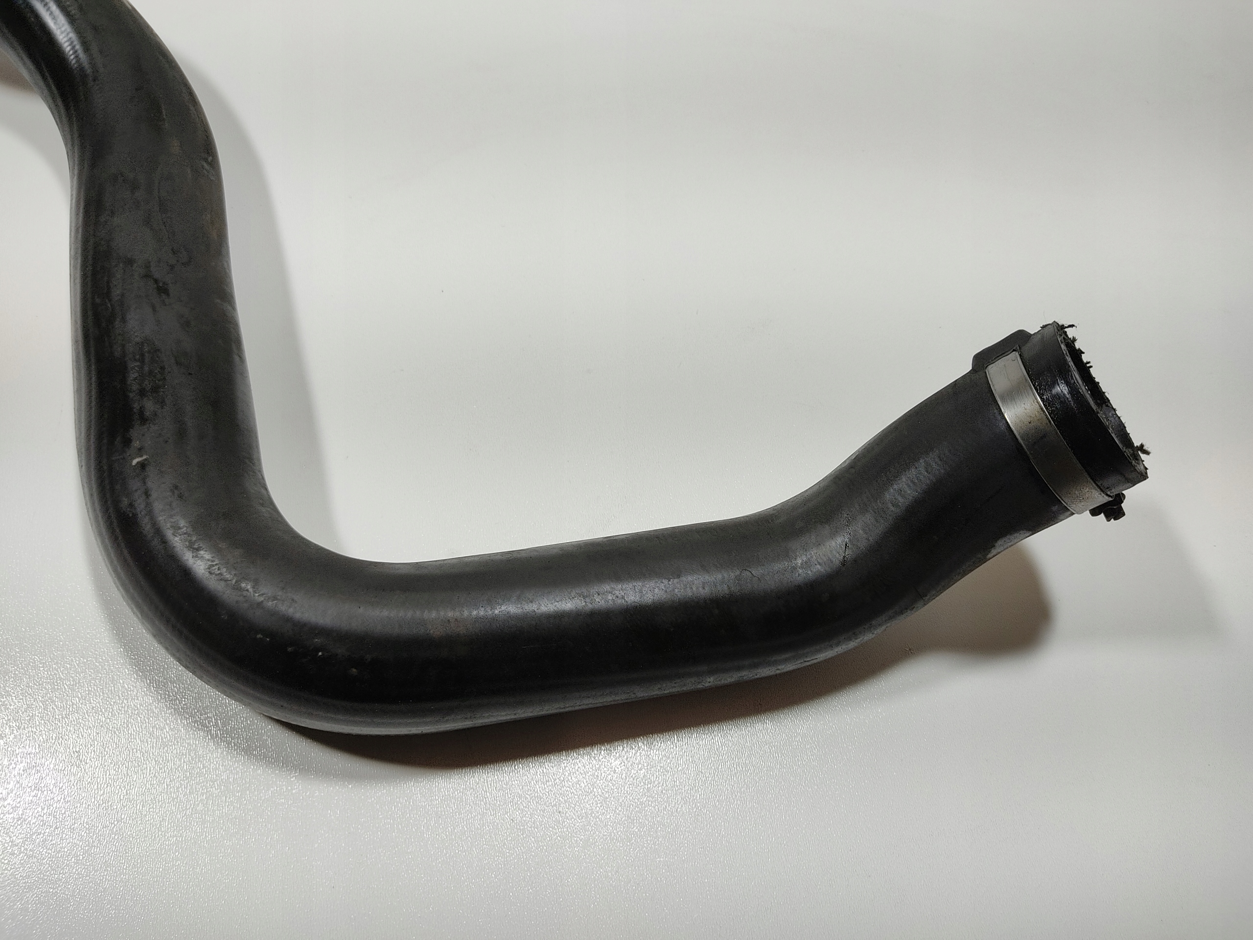 HADICA INTERCOOLERA TRAFIC 2.5 DCI 2001-2006