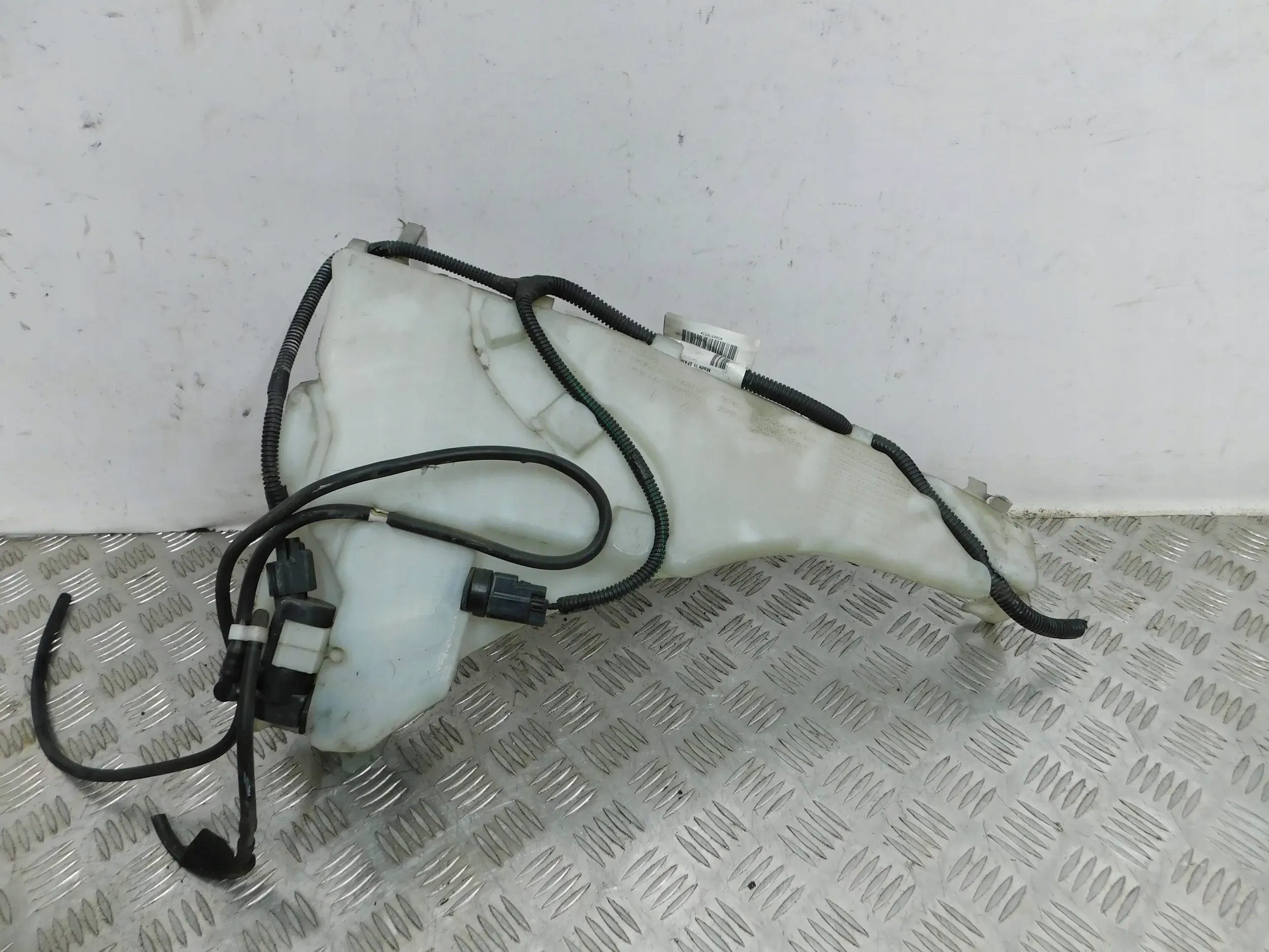 NÁDOBKA OSTREKOVAČOV VOLVO C30