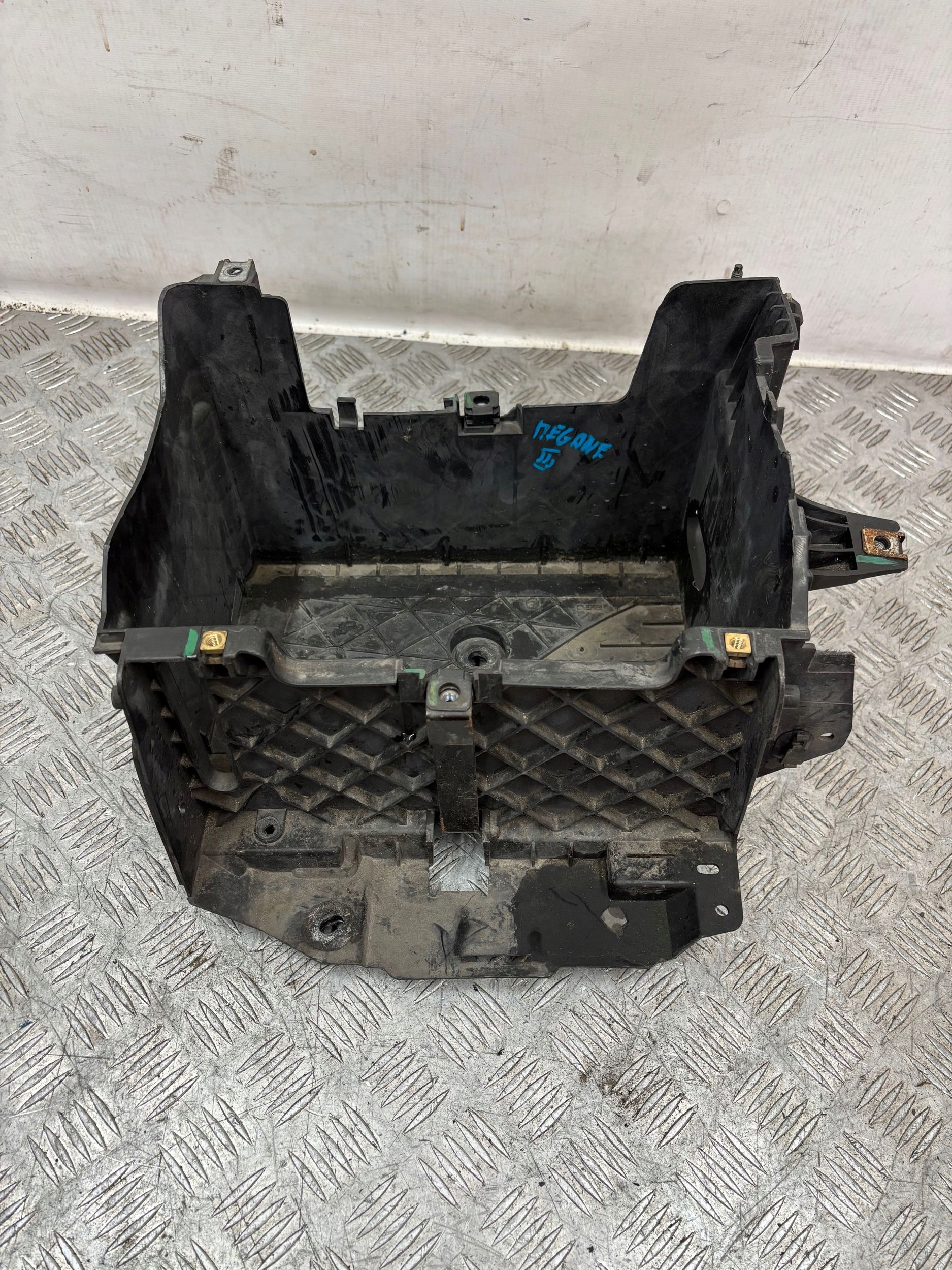 DRZIAK AUTOBATERIE RENAULT MEGANE III 3 244460010R
