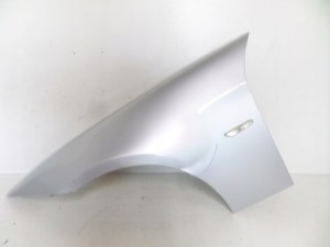 ĽAVÝ PREDNÝ BLATNÍK BMW 3 E90 E91 04-12 ĽAVÝ PREDNÝ BLATNÍK BMW 3 E90 E91 04-12