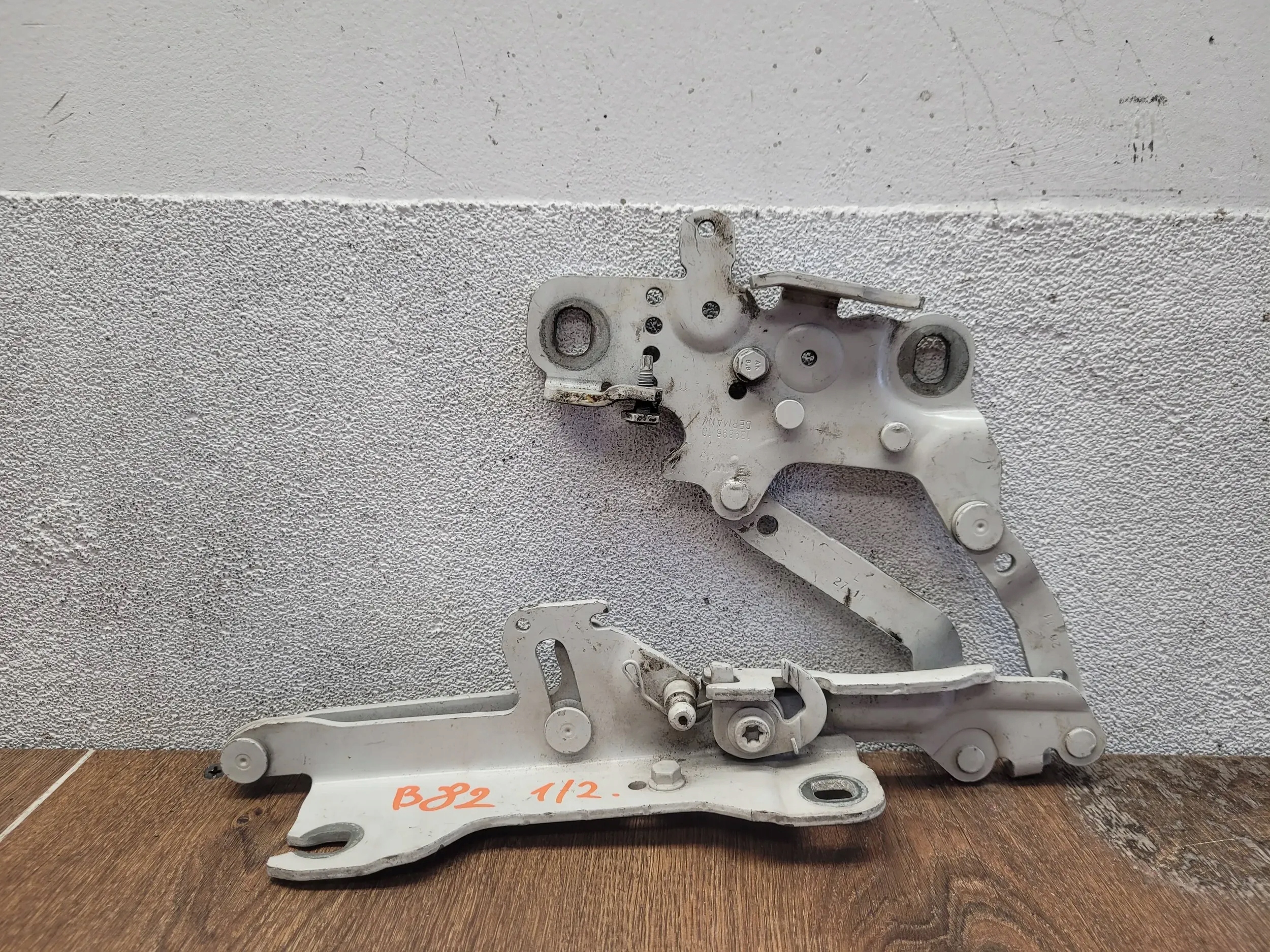 BMW 1 F20 F21 13989610 LAVY PANT PREDNEJ KAPOTY