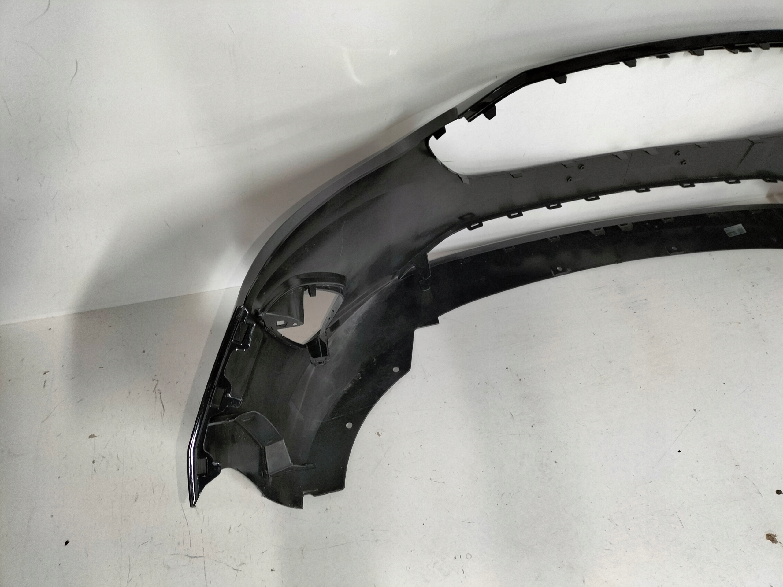 PREDNÝ NÁRAZNÍK FORD FIESTA MK8 17-