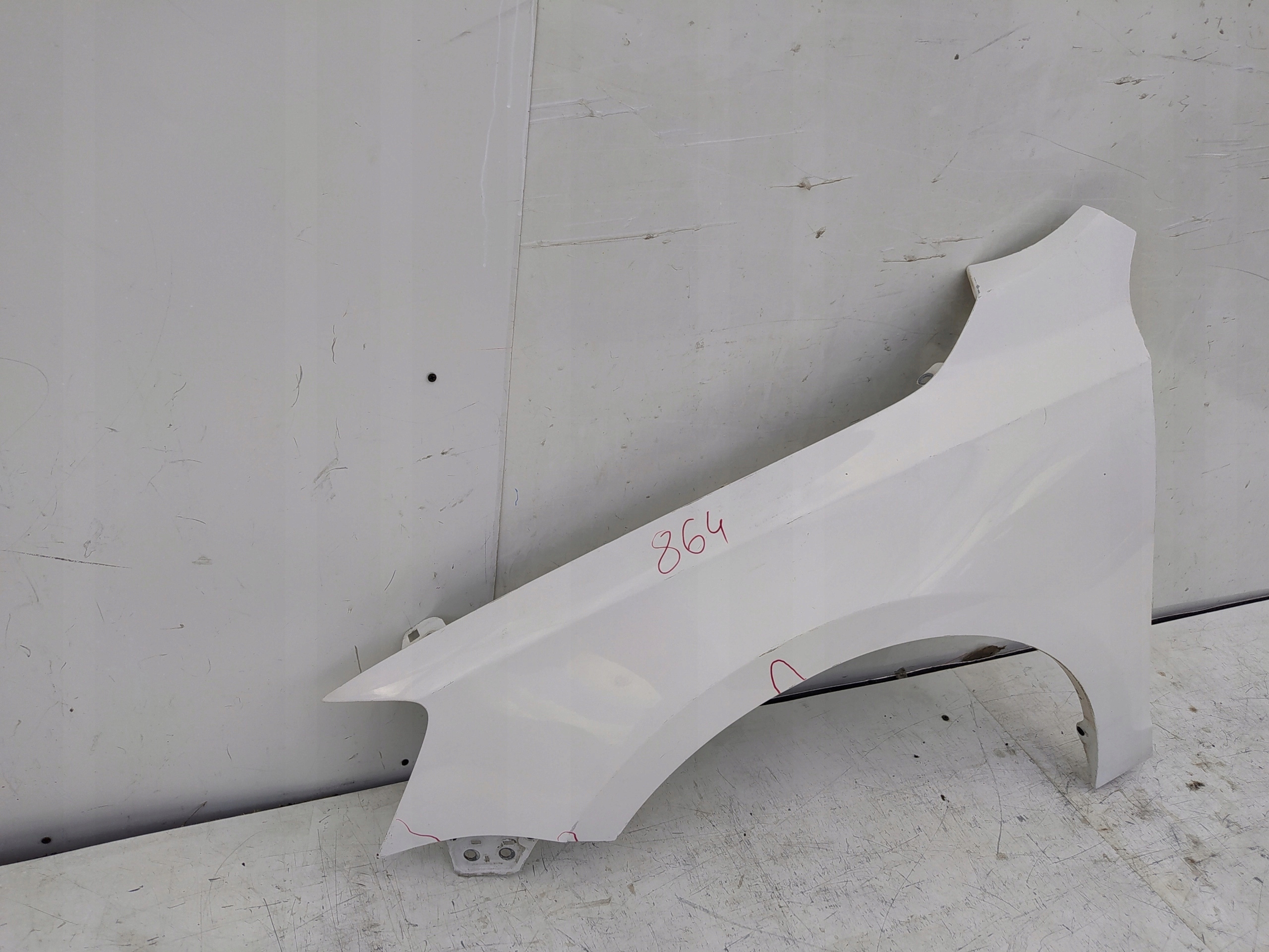 VW JETTA 010-015 ĽAVÝ PREDNÝ BLATNÍK