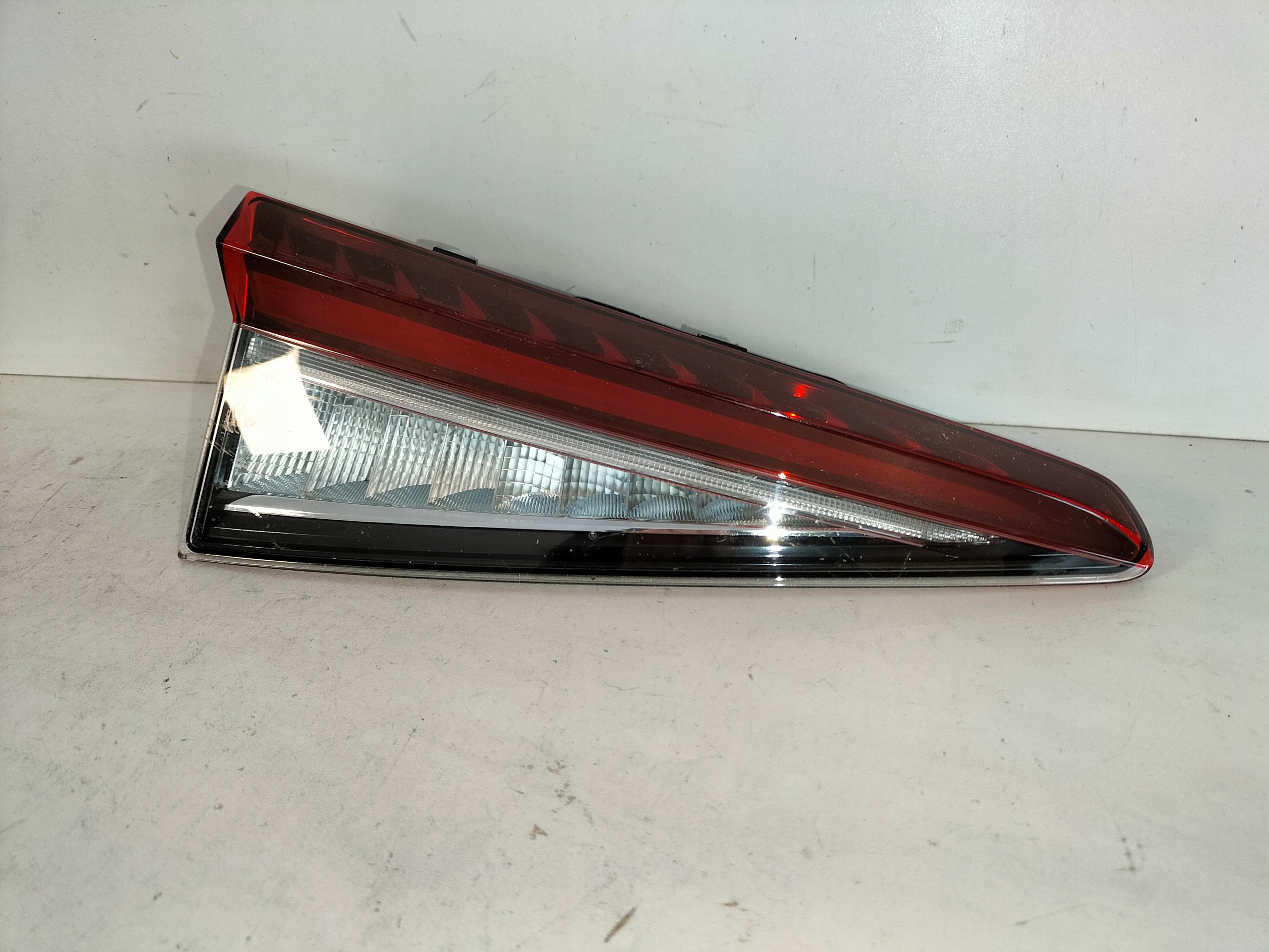 LAVE ZADNE SVETLO SKODA ENYAQ 21- LED