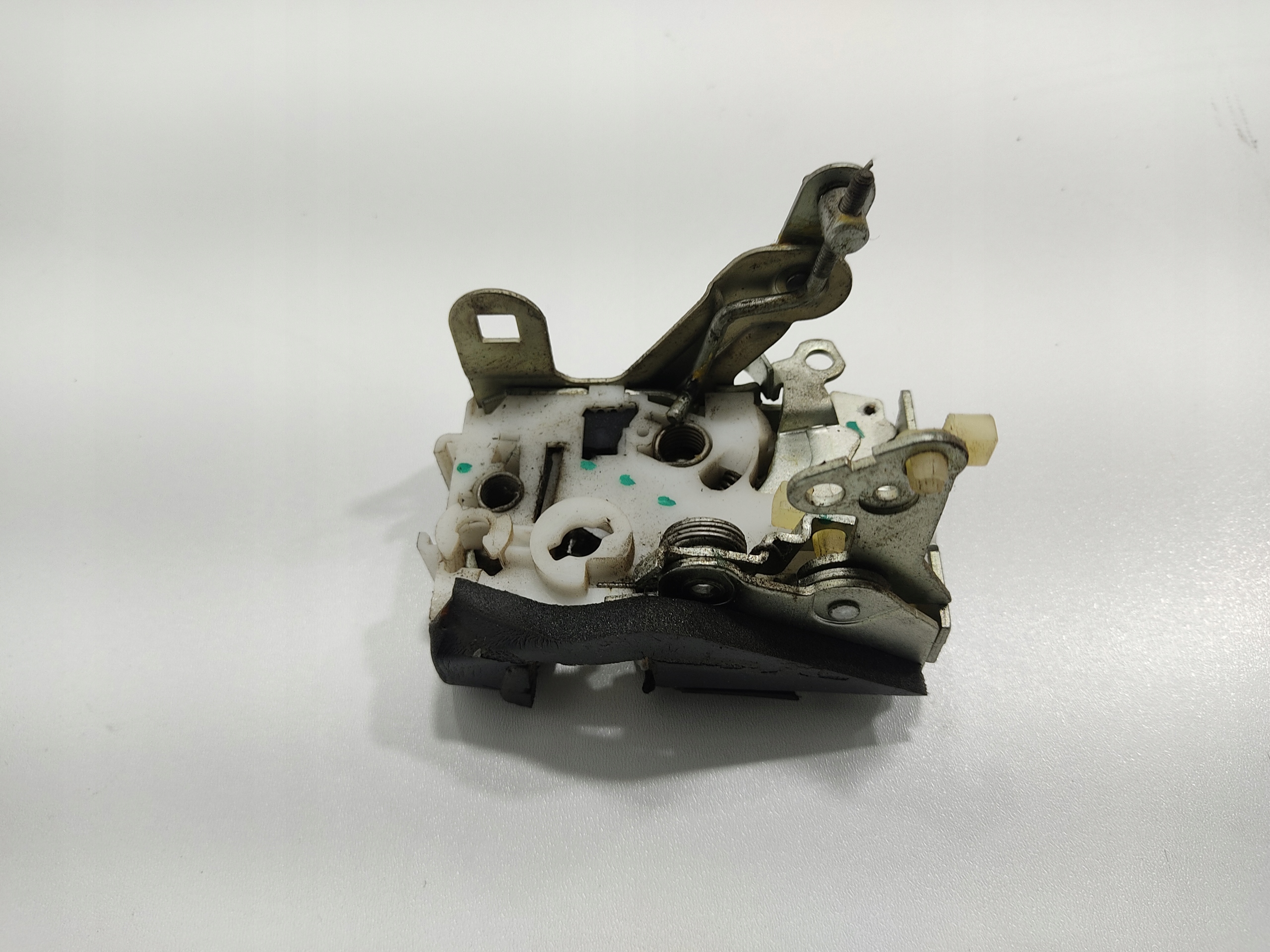ZAMOK PRAVYCH ZADNYCH DVERI LAND ROVER DEFENDER 1999-2014 EUROPA