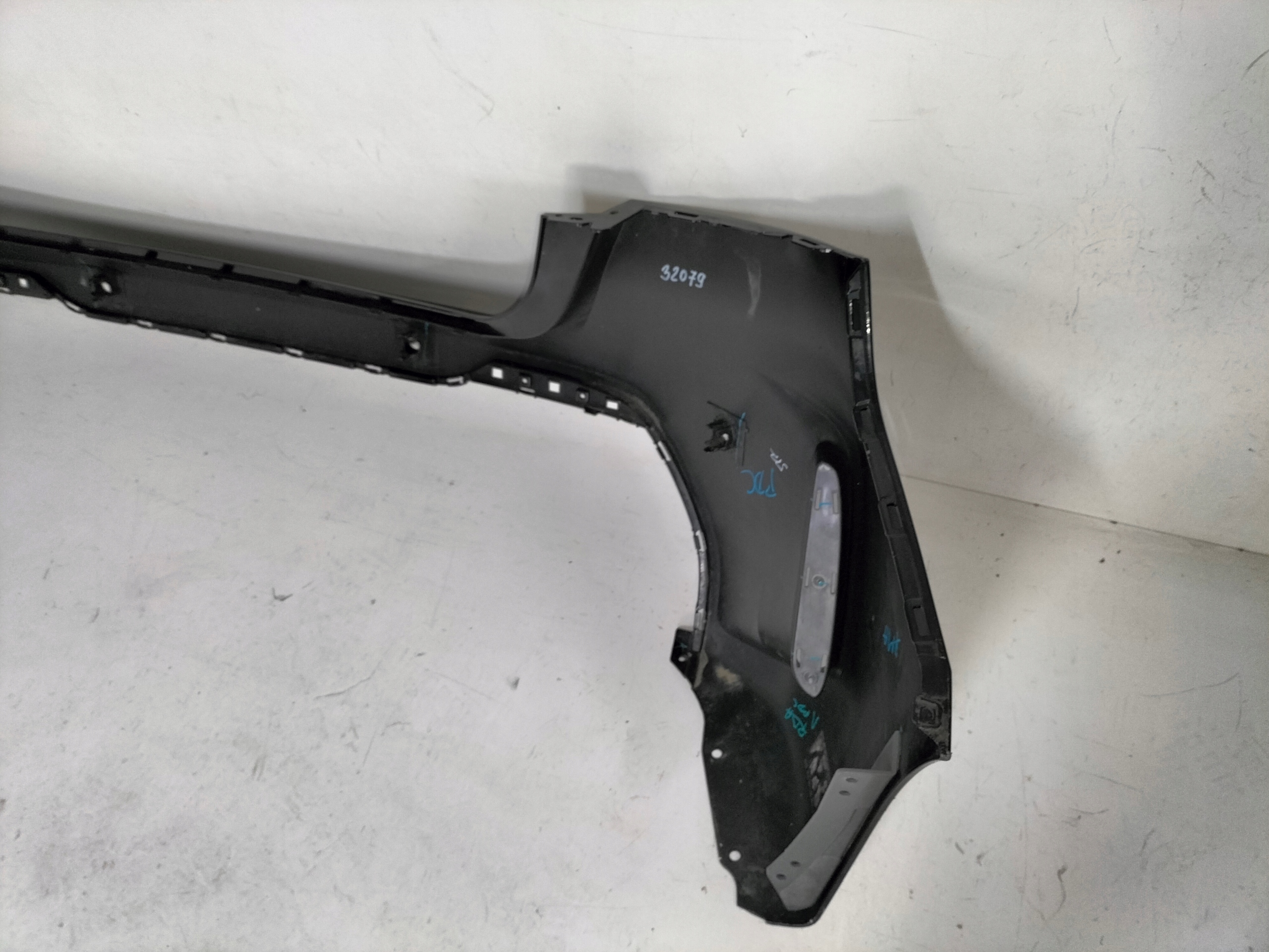 ZADNÝ NÁRAZNÍK BMW 1 F40 19- M-PAKET