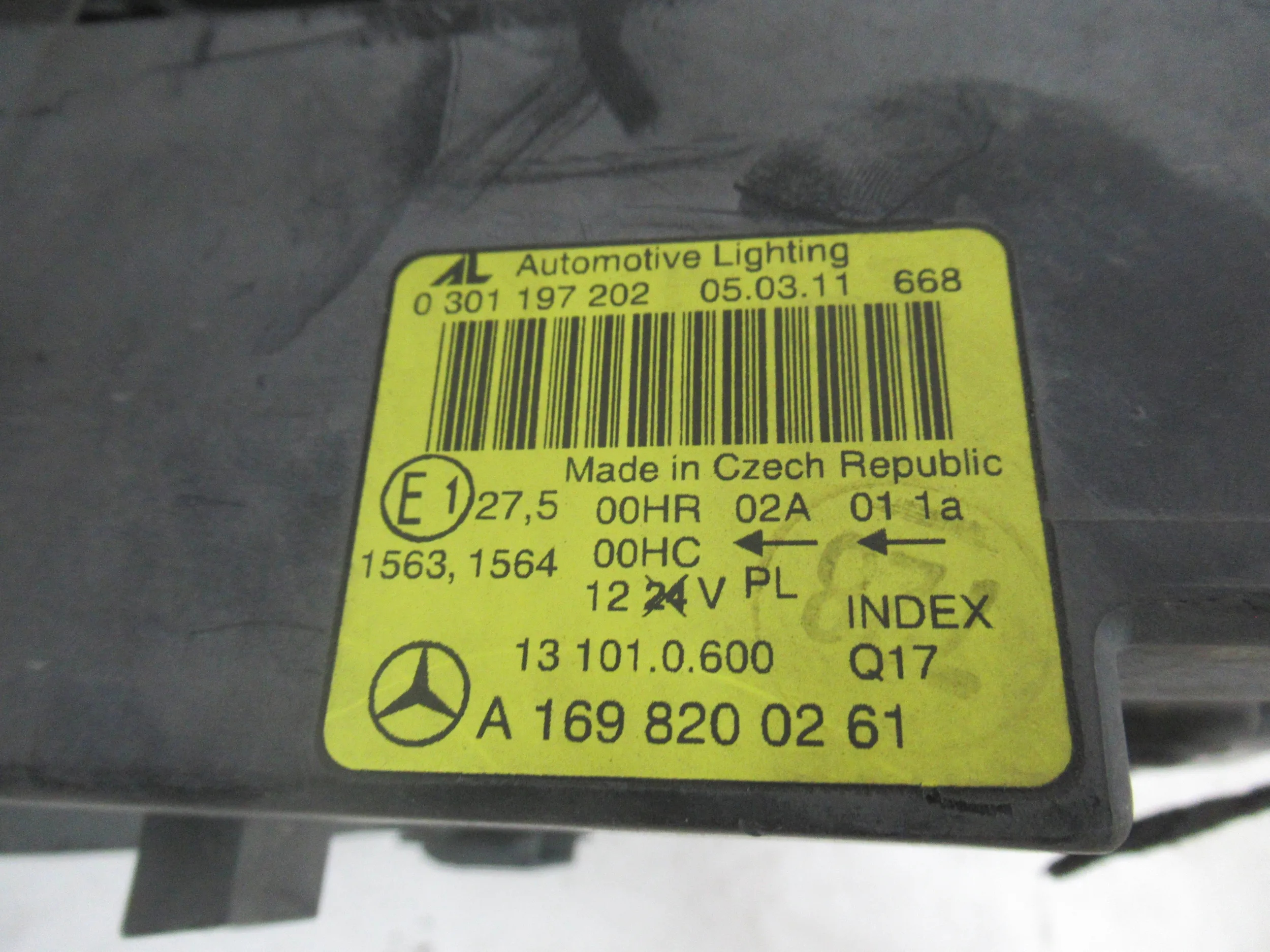 PRAVE PREDNE SVETLO MERCEDES A KLASA W169