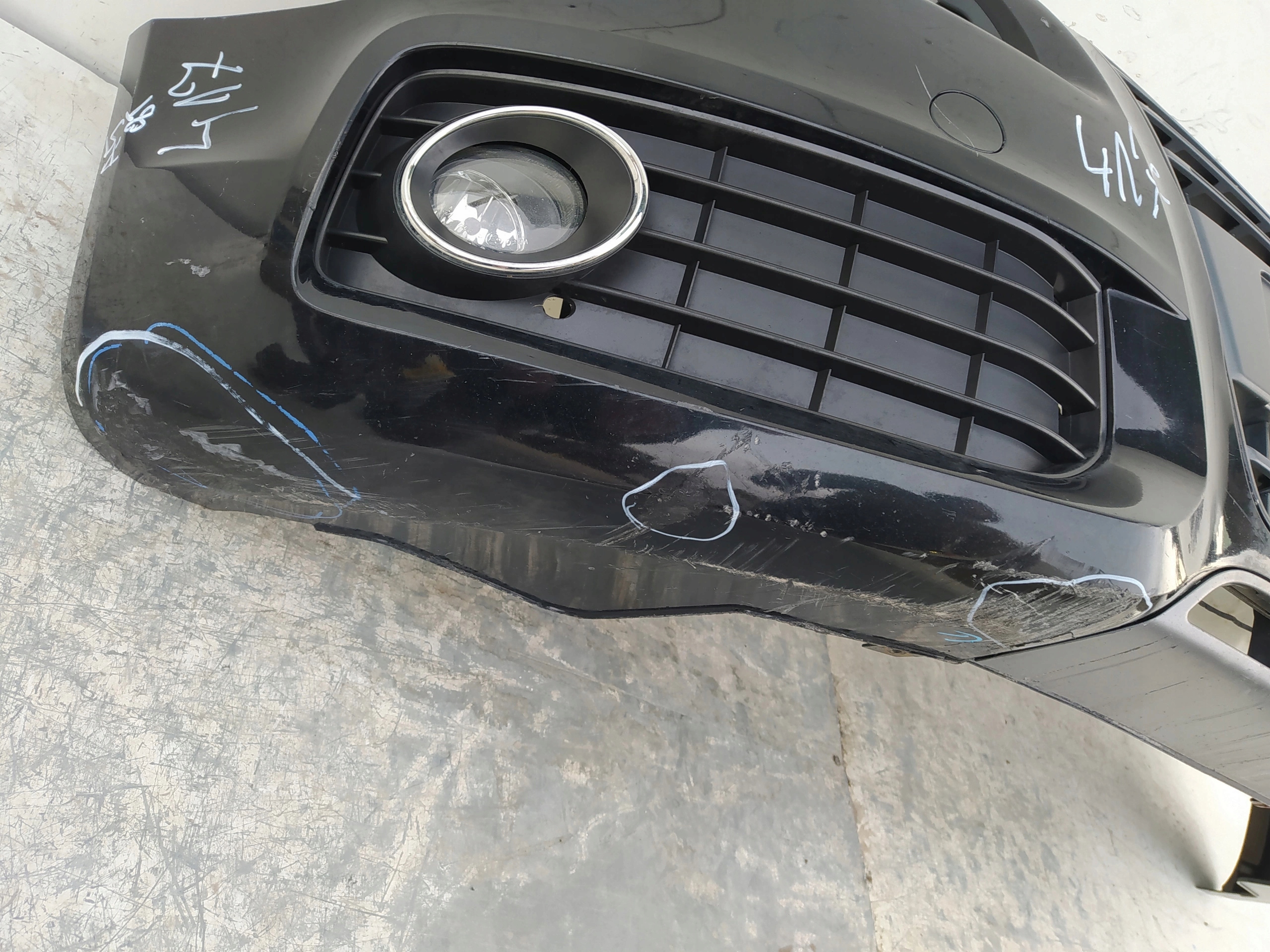 AUDI A5 8T S-LINE XENON PDC 8T0807437D PREDNÝ NÁRAZNÍK