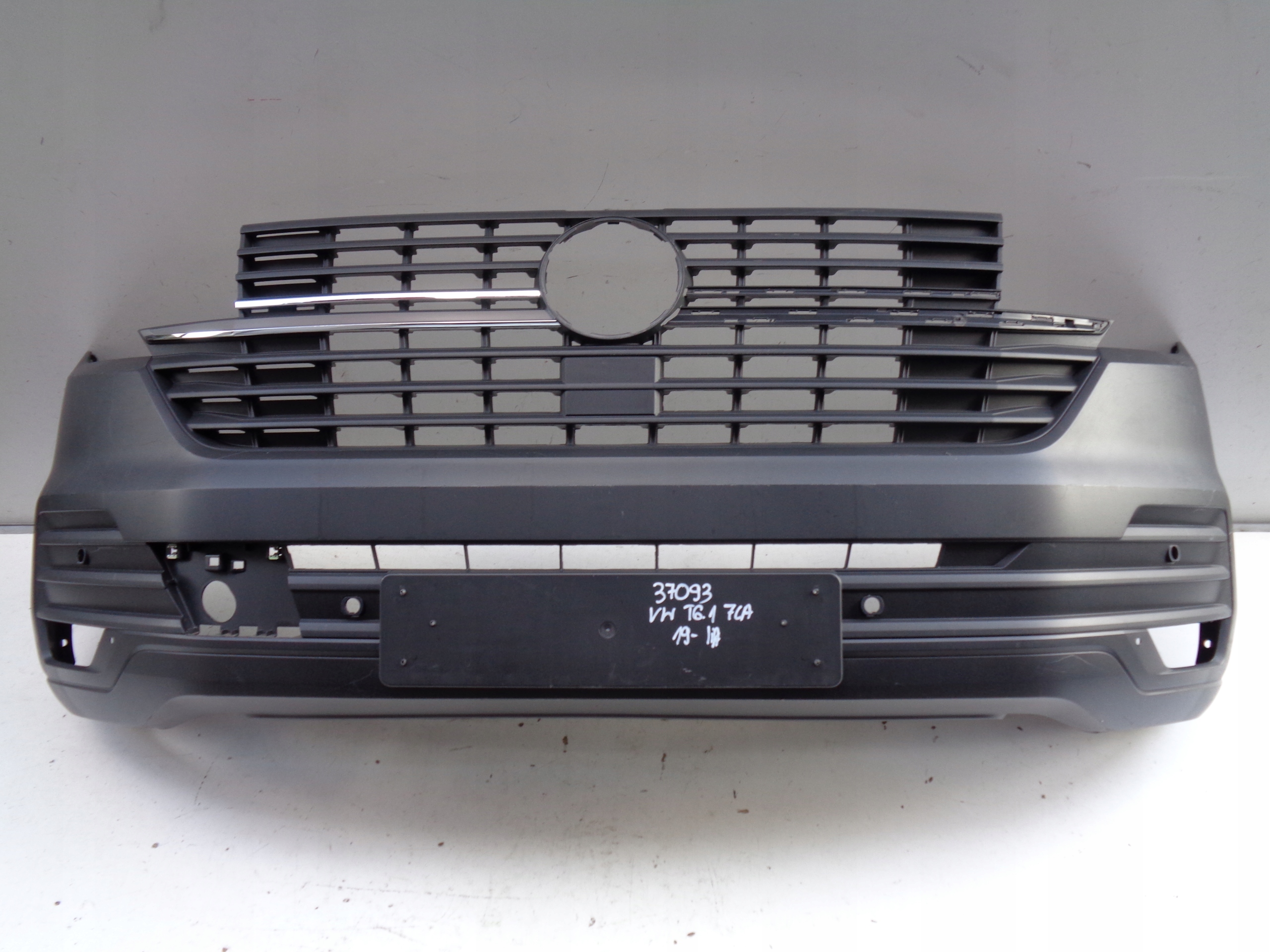 PREDNÝ NÁRAZNÍK VW T6 T6.1 7LA 19- LIFT NR 37093