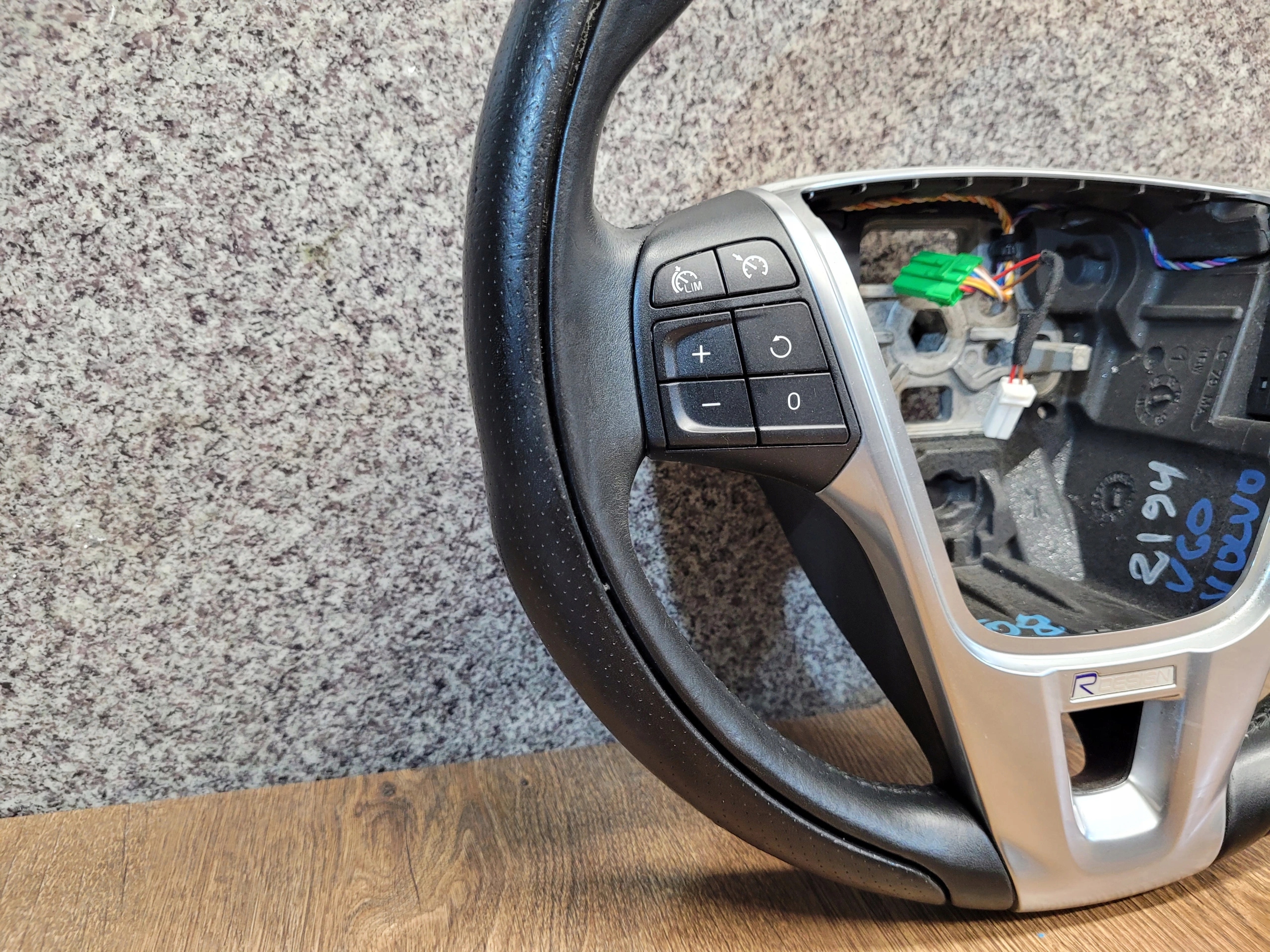 VOLANT KOŽA MULTIFUNKCIA VOLVO S60 II RDESIGN 34110219A P31315994