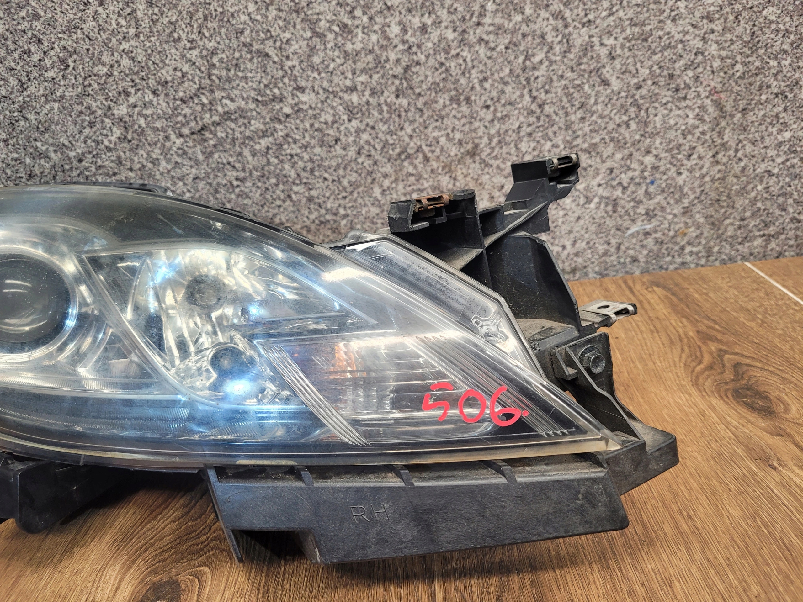 MAZDA 6 GH PRAVÉ PREDNÉ SVETLO