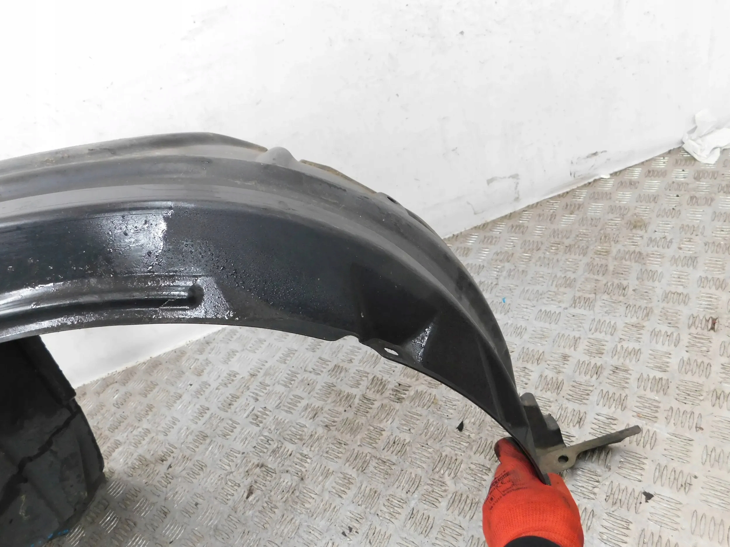 ĽAVÝ PREDNÝ PODBLATNÍK TOYOTA YARIS II 2