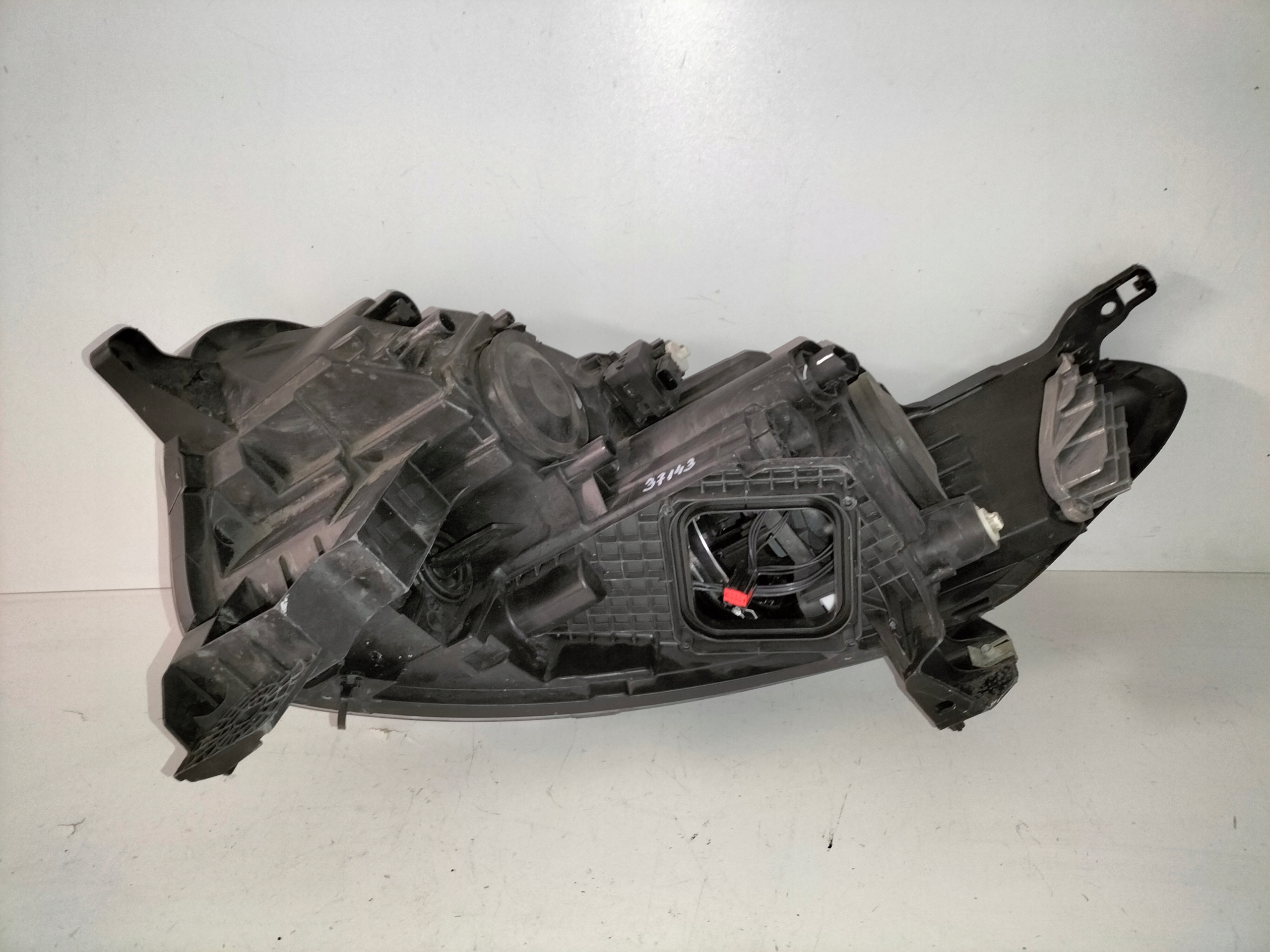 PRAVE PREDNE SVETLO RENAULT KADJAR 15-