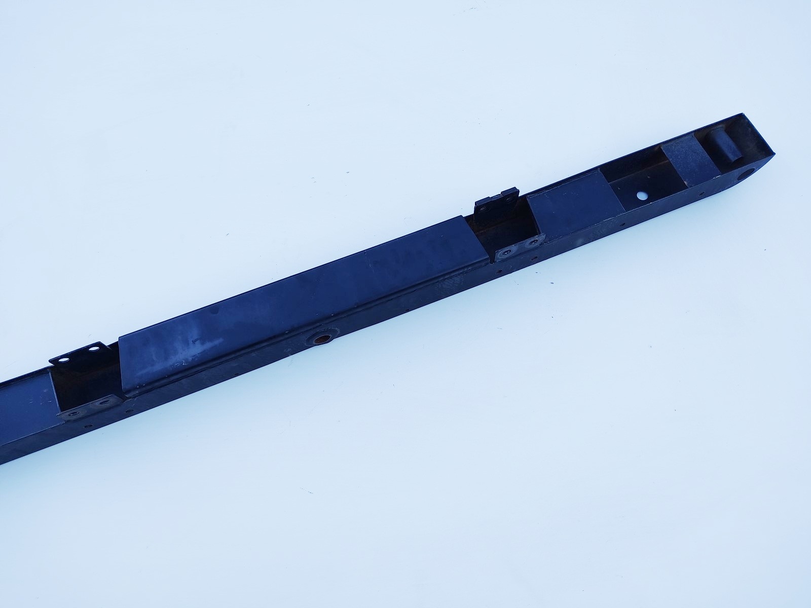 VÝSTUHA PRIEČKA POD PREDNÝ NÁRAZNÍK LAND ROVER DEFENDER 1999-2014