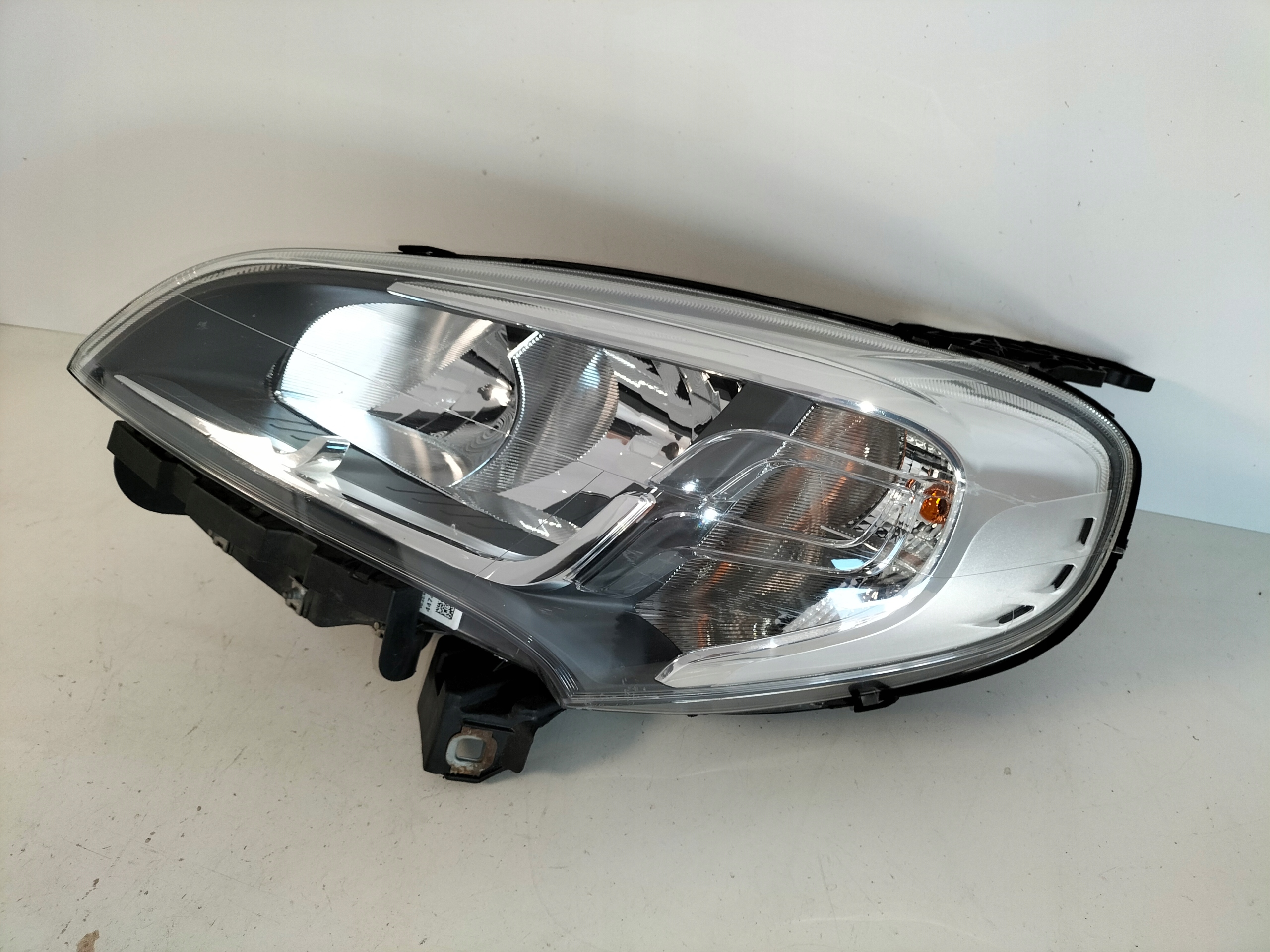 LAVE PREDNE SVETLO FIAT DOBLO II LIFT 15-