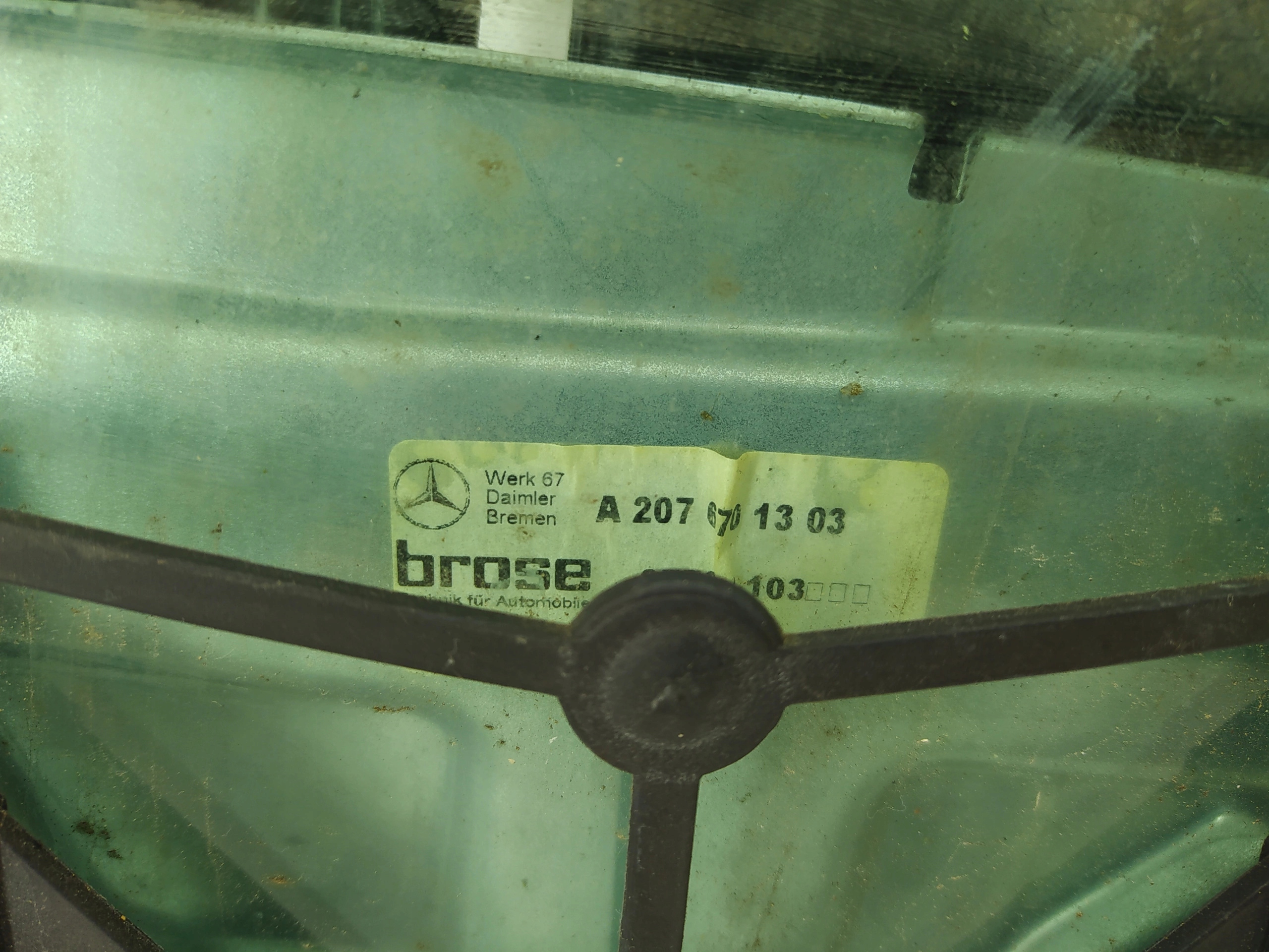 MERCEDES W207 SŤAHOVANIE OKNA ĽAVÝCH ZADNÝCH DVERÍ A2070701303