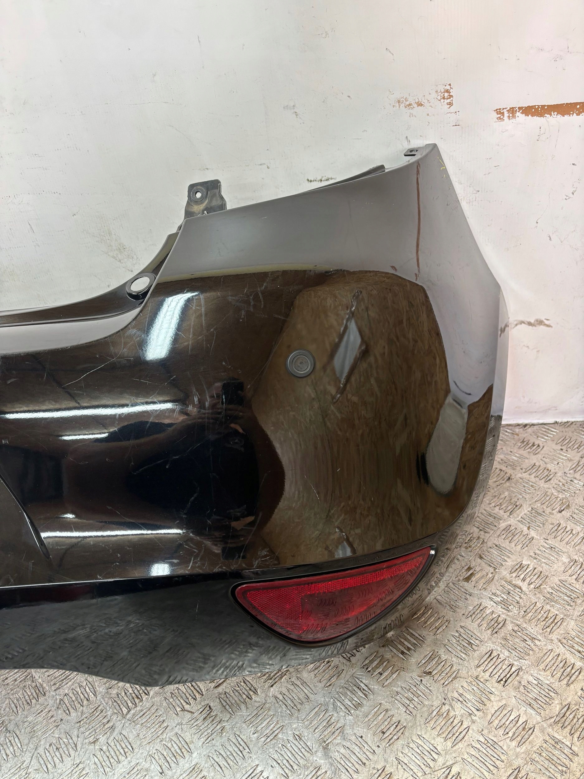 ZADNÝ NÁRAZNÍK RENAULT CLIO III 3 HB LIFT 09-