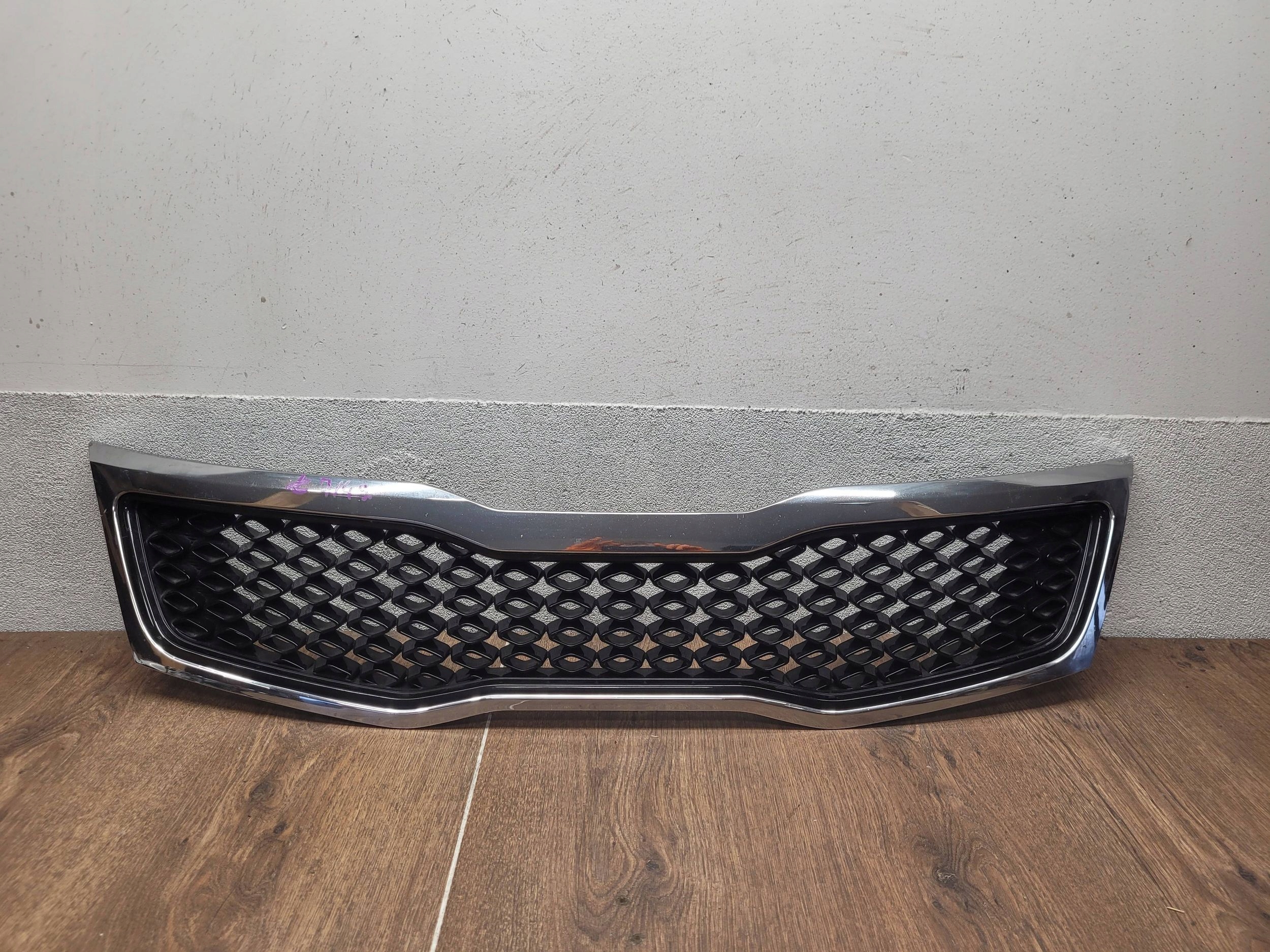 KIA Optima 86352-2T000 MRIEZKA LISTA PREDNÝ PREDNEa