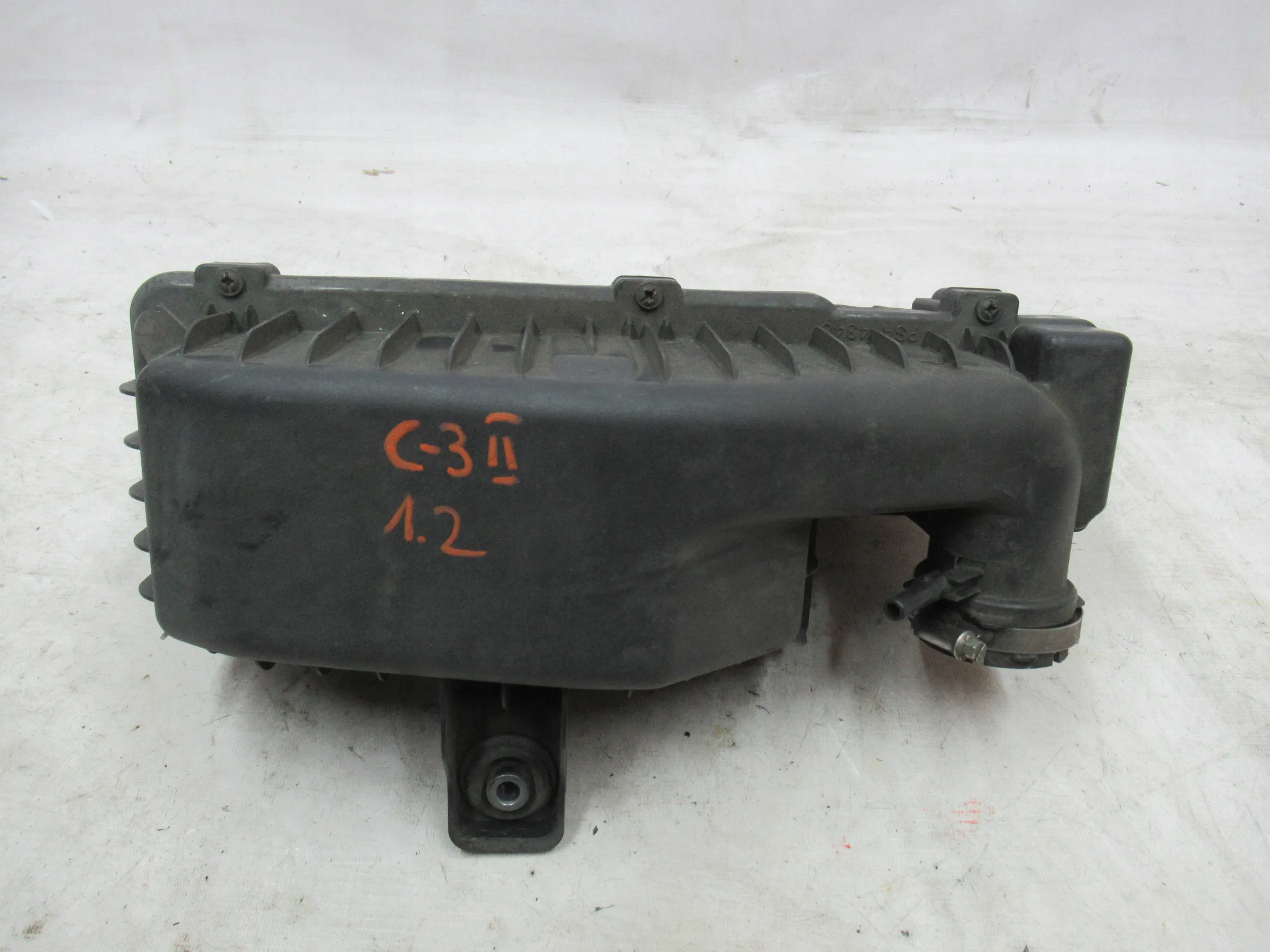 OBAL VZDUCHOVÉHO FILTERA C3 II 1.2 VTI 09