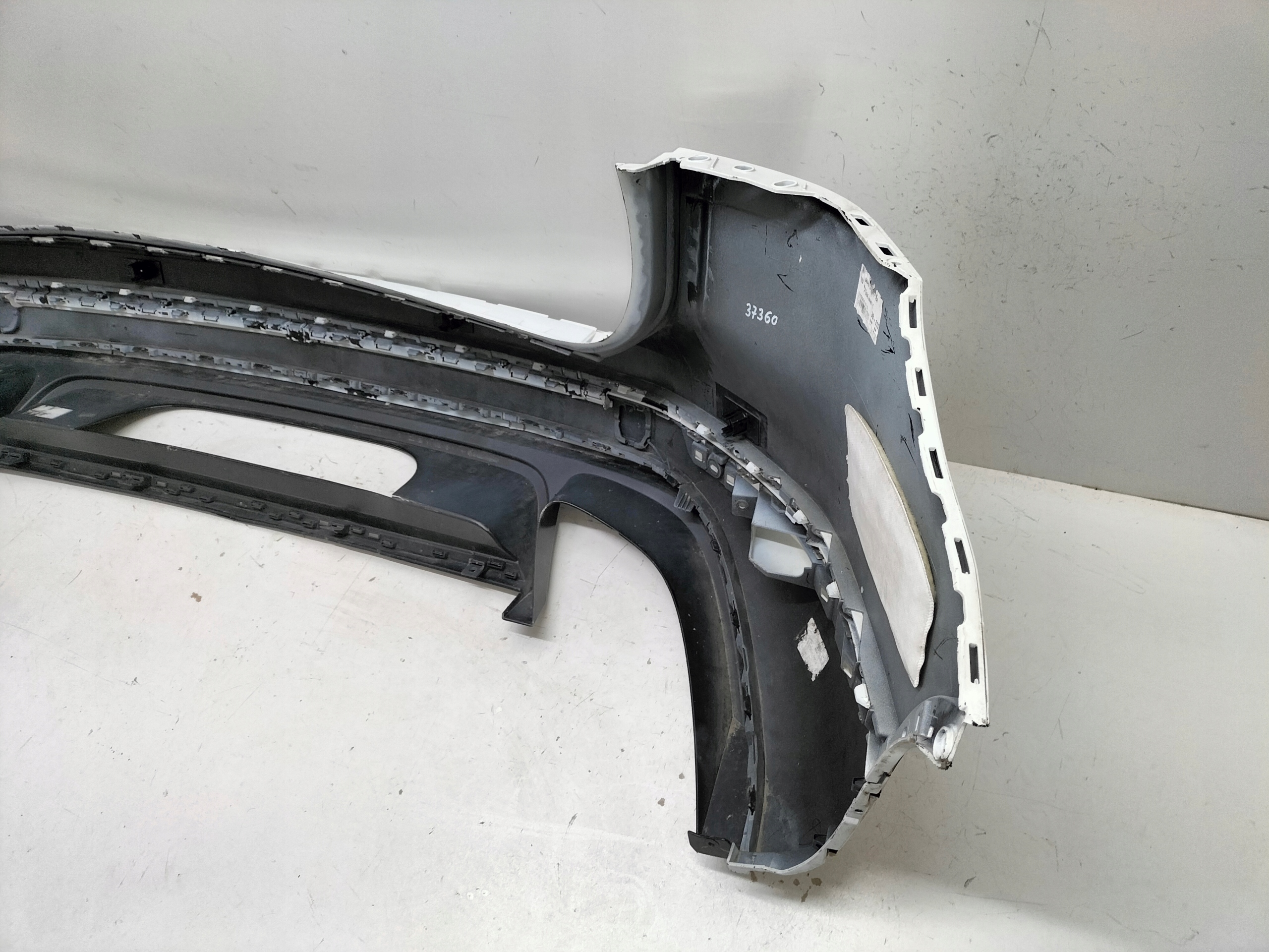 ZADNÝ NÁRAZNÍK VW TOUAREG 7P LIFT 14-18 R-LINE
