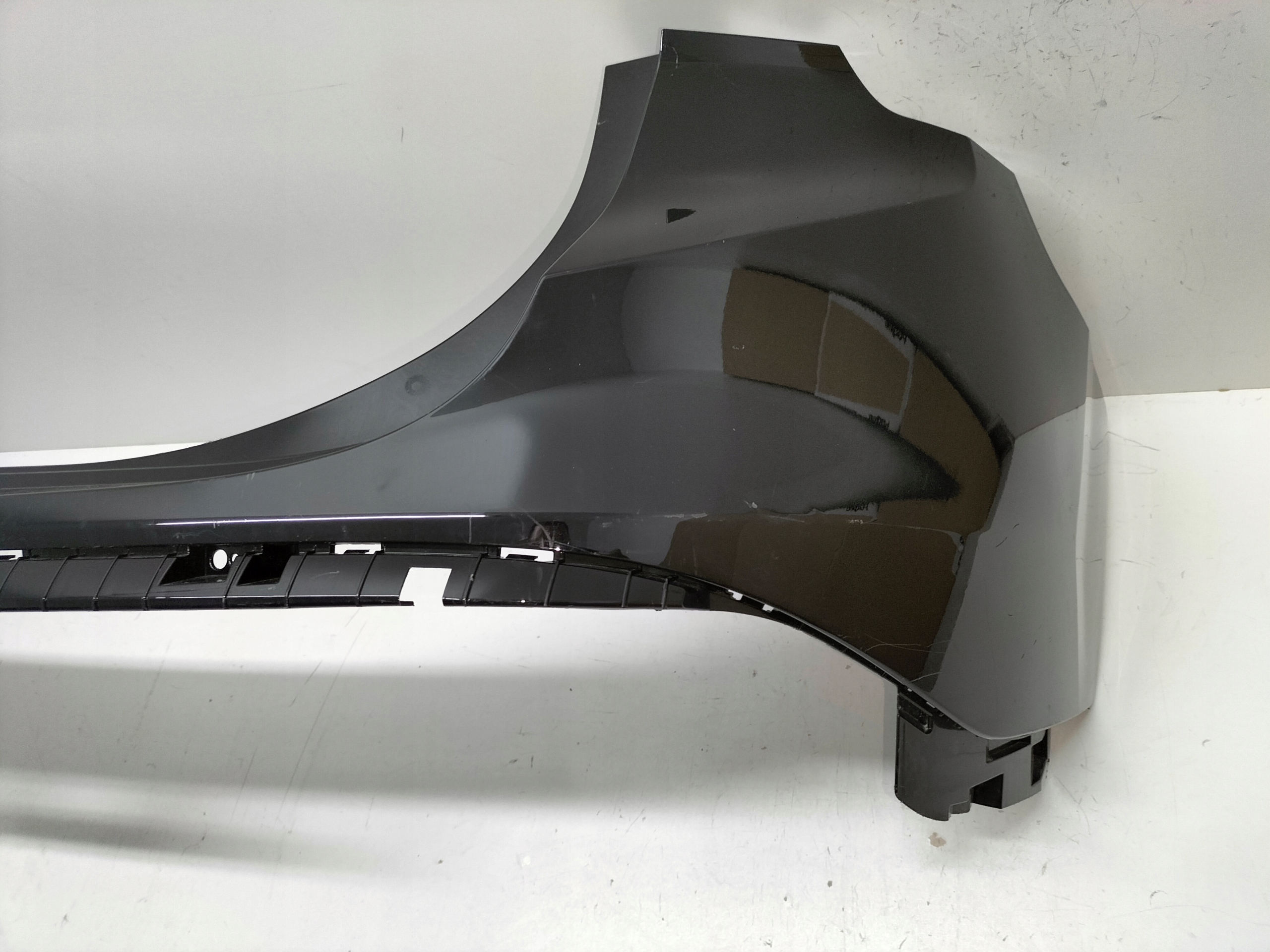 ZADNÝ NÁRAZNÍK HYUNDAI SANTA FE IV LIFT 21-