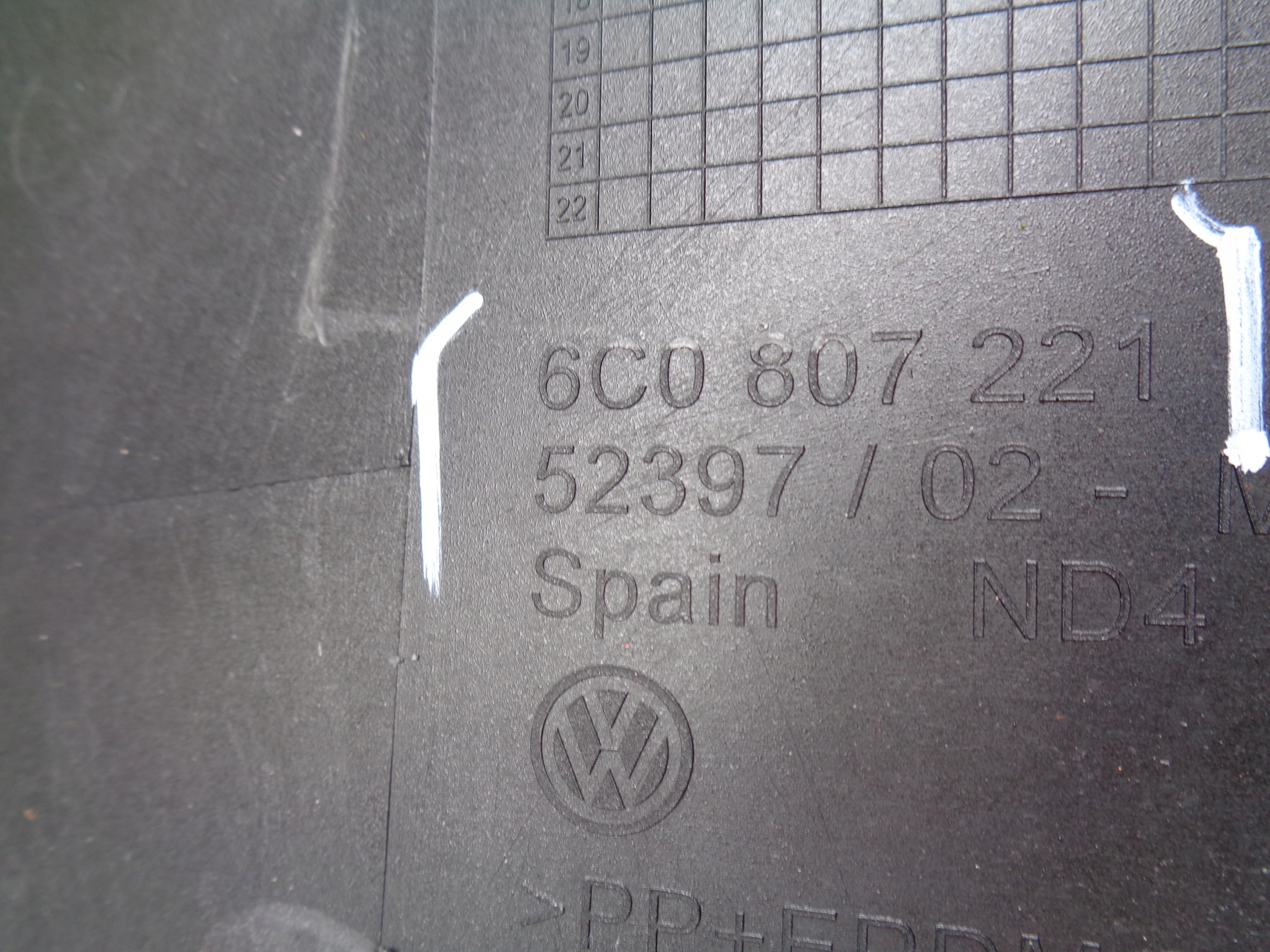 PREDNÝ NÁRAZNÍK VW POLO 6C 6C0 14-17 LIFT NR 35523