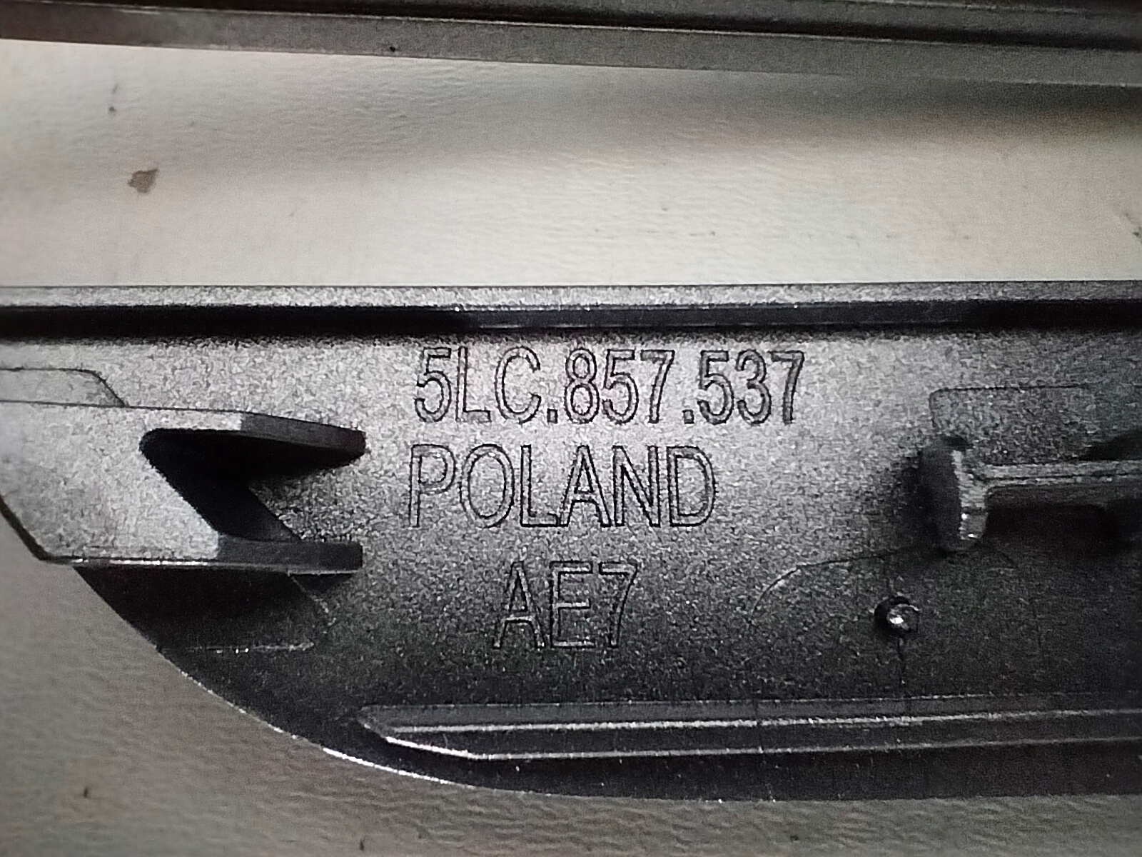 KRYT OBAL LAVEHO ZRKADLA SKODA ENYAQ 21-