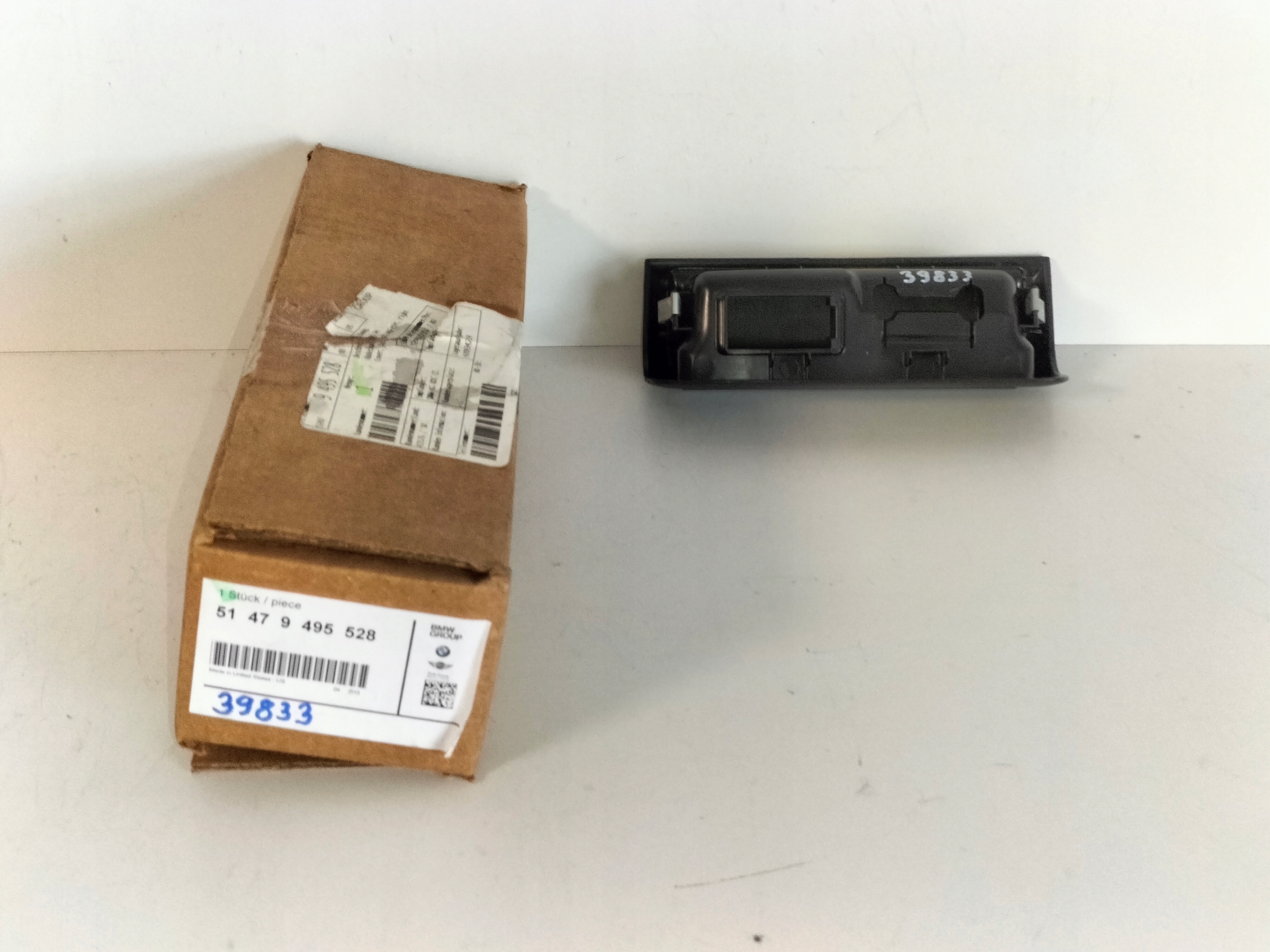 KRYT PORTU ZÁSUVKY USB KUFRA PRAVA BMW X7 G07 19-