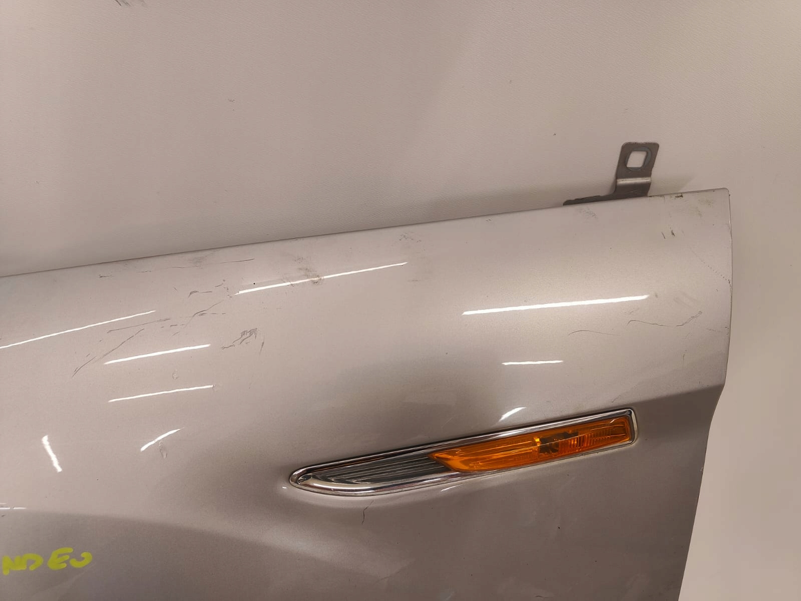 Ford Mondeo Mk4 07-12 ĽAVÝ PREDNÝ BLATNÍK
