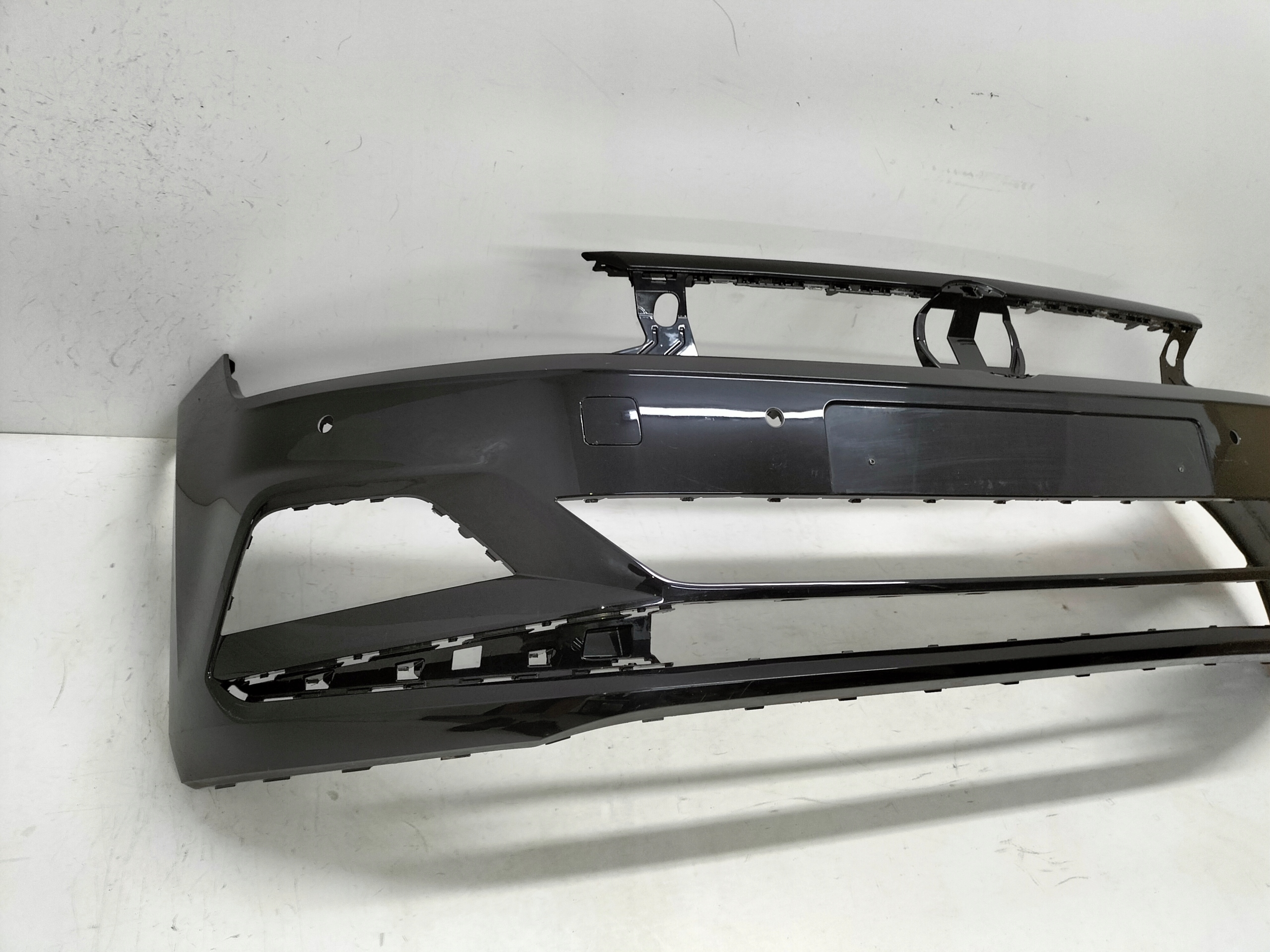 PREDNÝ NÁRAZNÍK VW POLO VI 2G0 17-