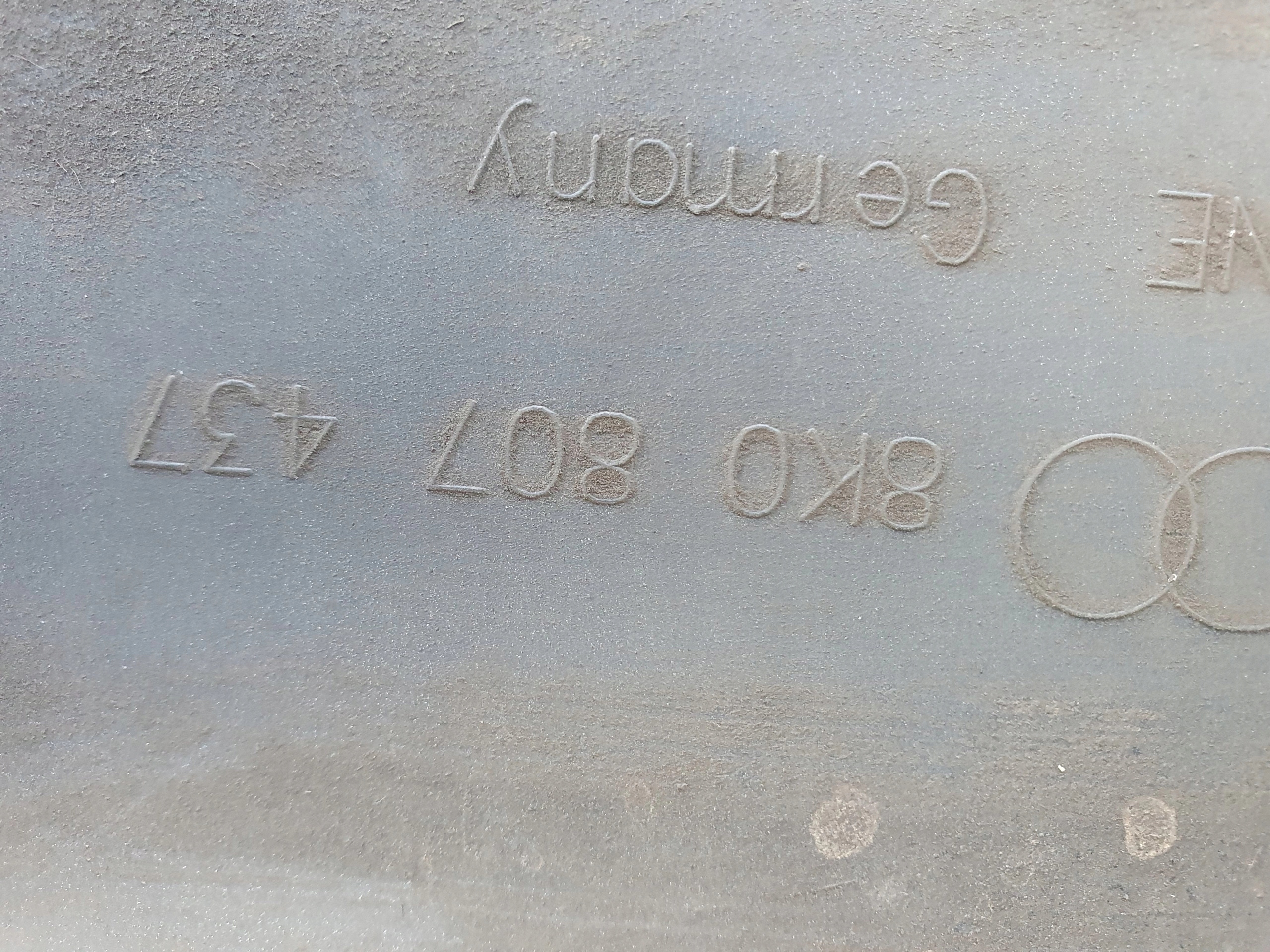 AUDI A4 B8 PREDNÝ NÁRAZNÍK