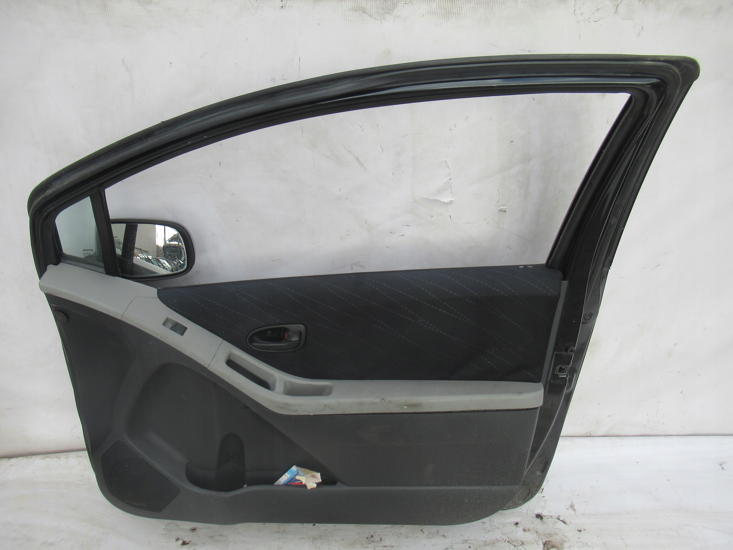 PRAVE DVERE TOYOTA YARIS II 2 3D