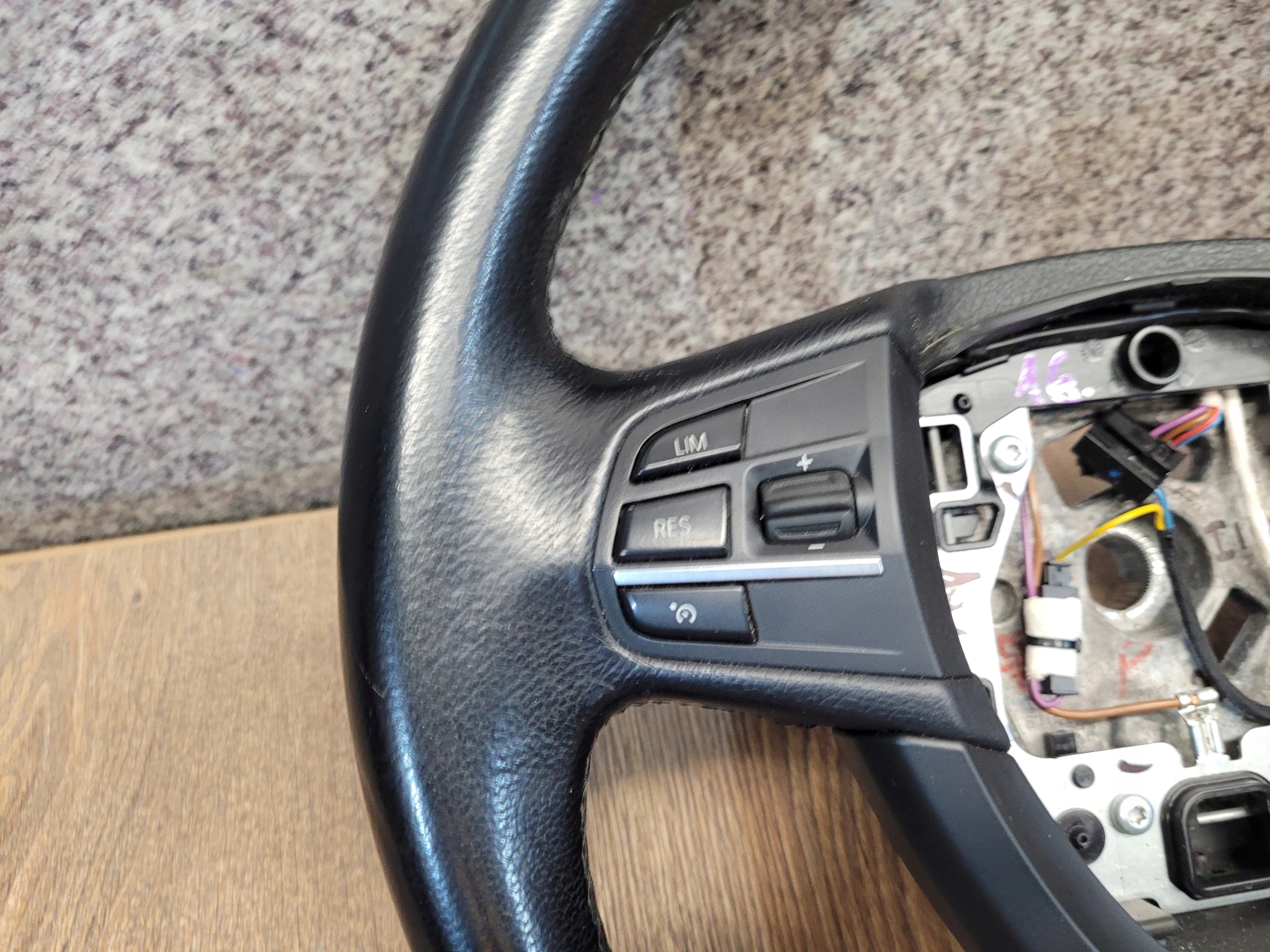 BMW 5 F10 F11 VOLANT MULTIFUNKCIA