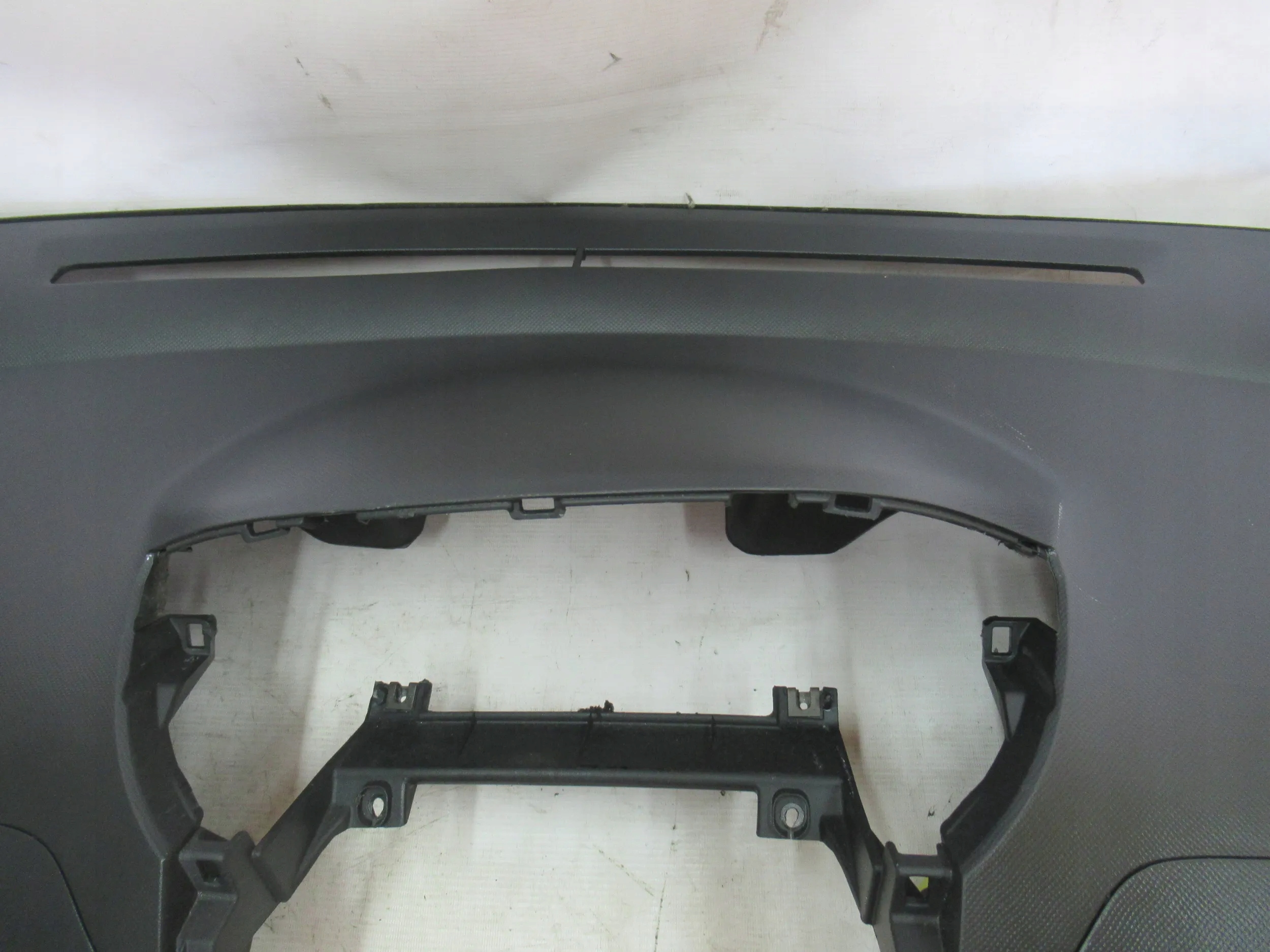 PRÍSTROJOVÁ DOSKA AIRBAG TOYOTA YARIS II 2