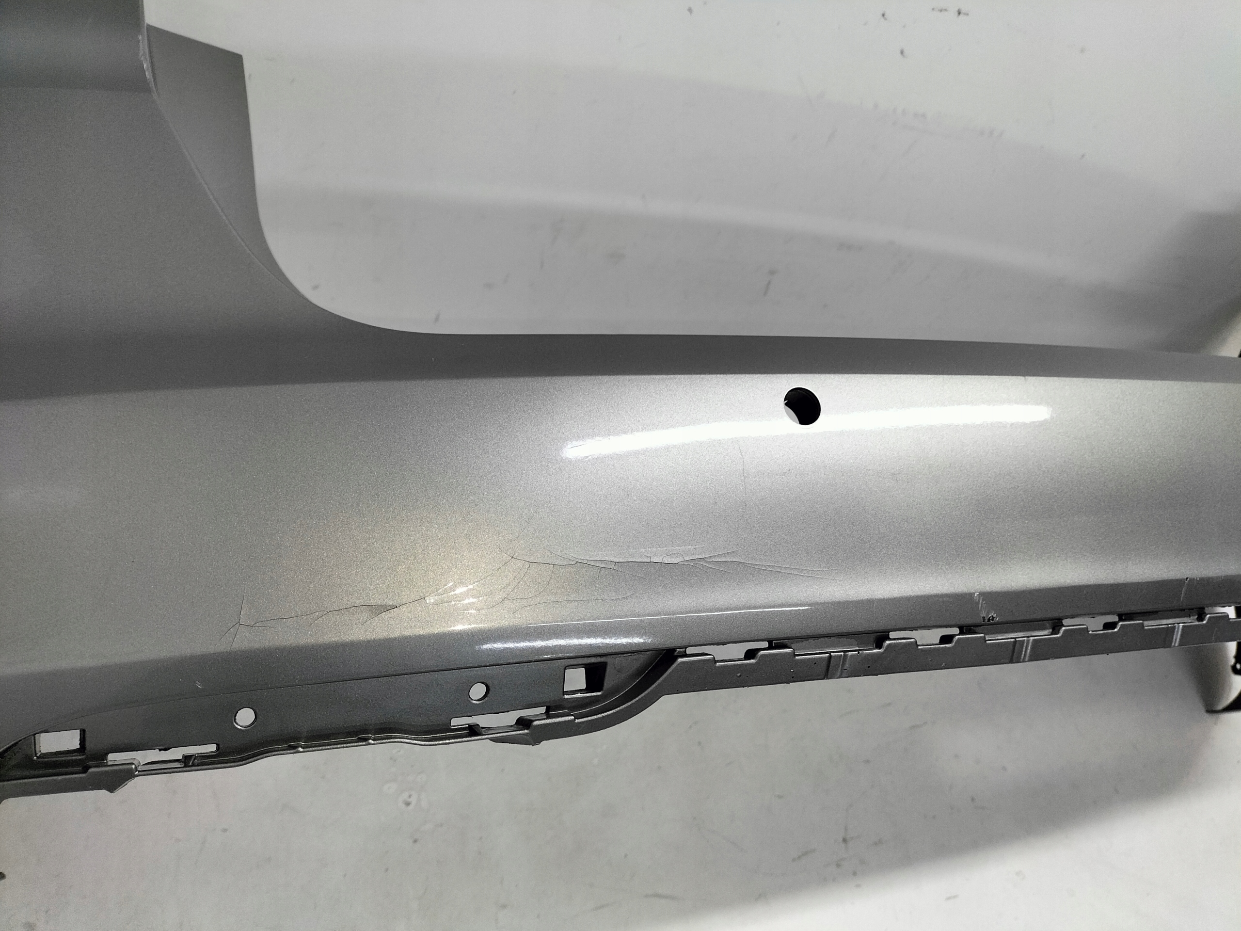 ZADNÝ NÁRAZNÍK OPEL ASTRA V K 15- KOMBI