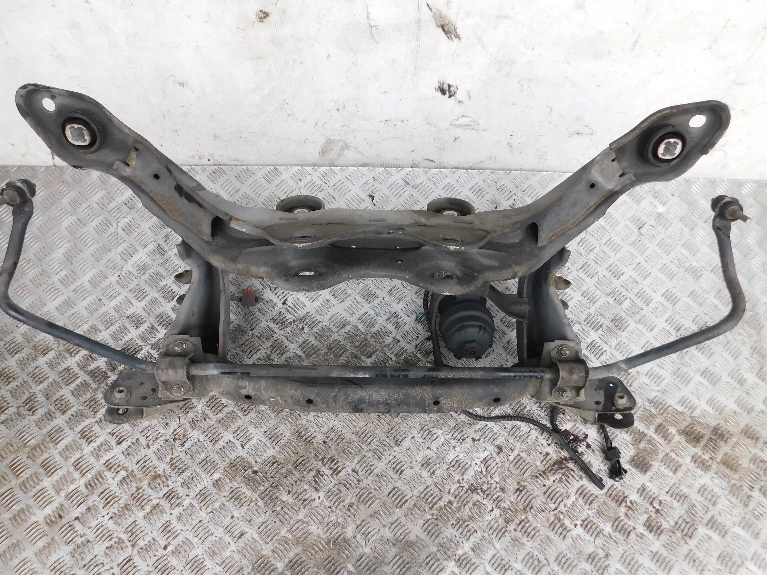 ZADNÁ NÁPRAVA VOLVO XC70 II 07-